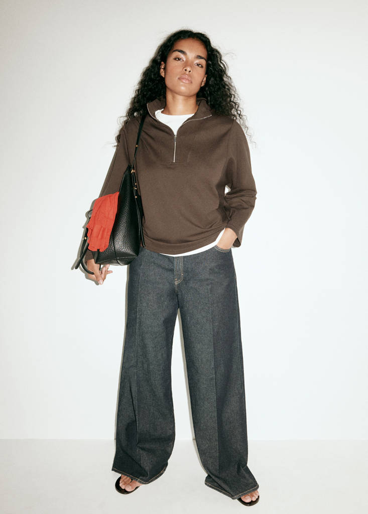 Turtleneck sweatshirt with zip — Brown
