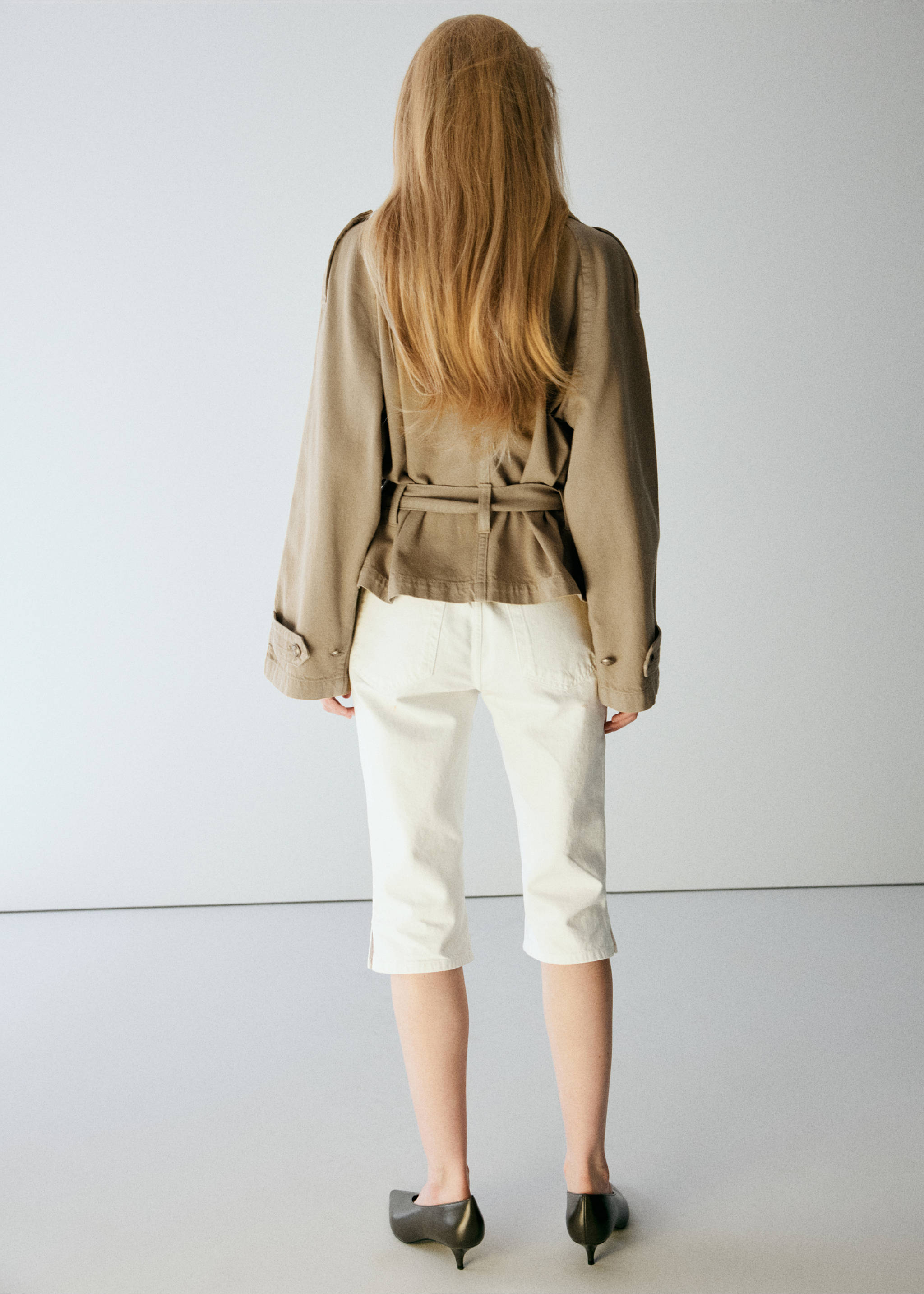 Fitted belted trench coat - Reverse of the article, Sand. Ref: 37094078-00.