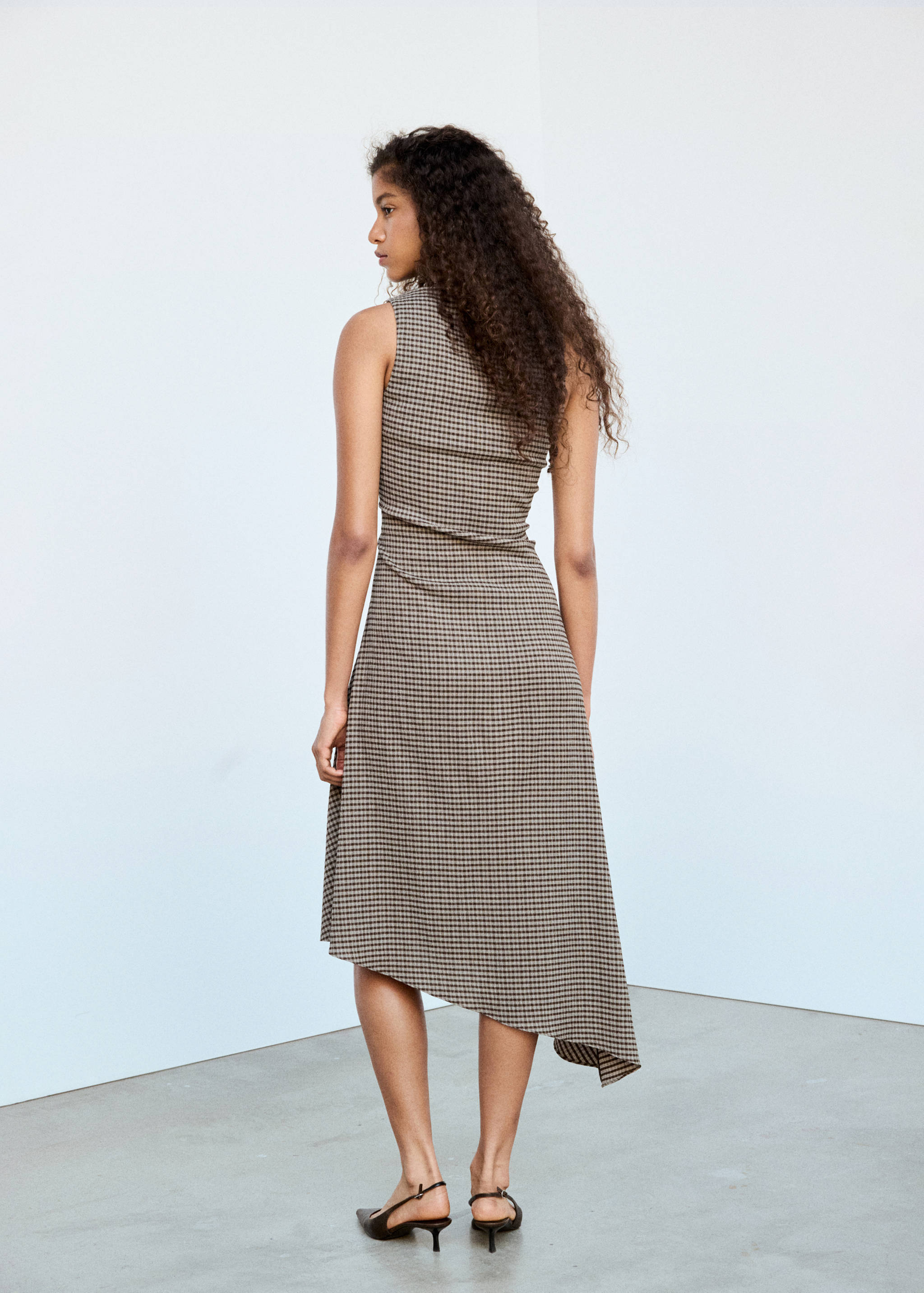 Robe coral - Verso de l’article