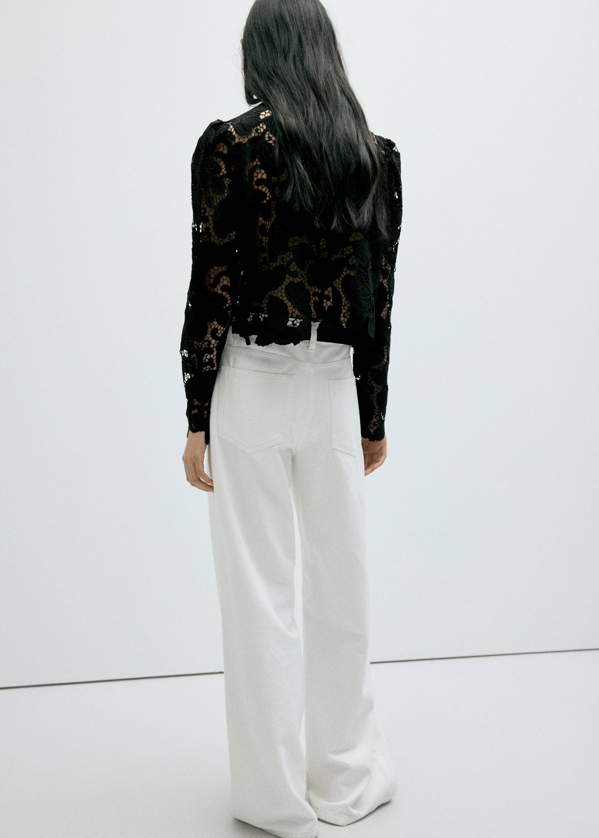 Guipure lace blouse with a mao collar - Reverse of the article