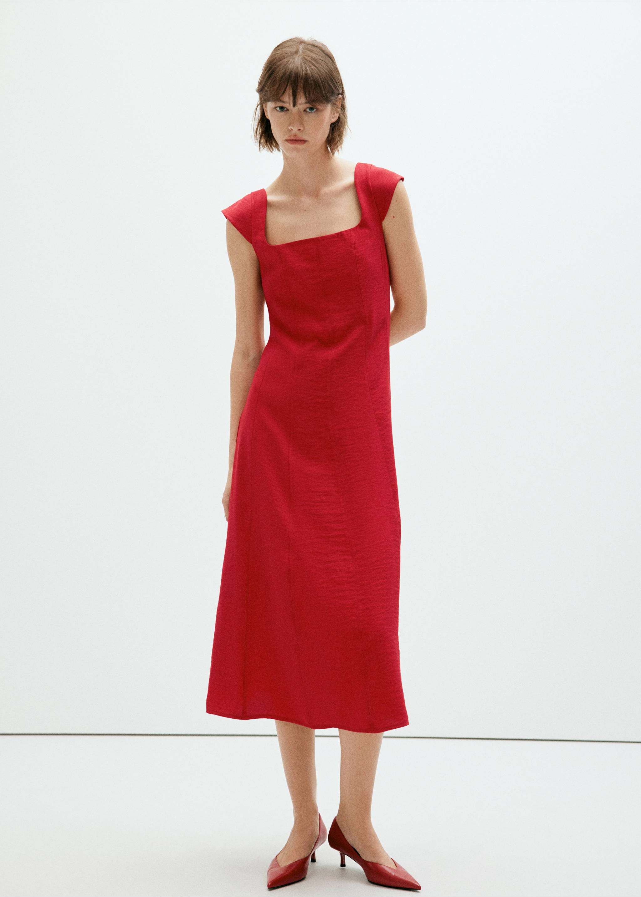Robe trapèze dos avec nœud - Plan général, Rouge. Ref: 37094089-00.