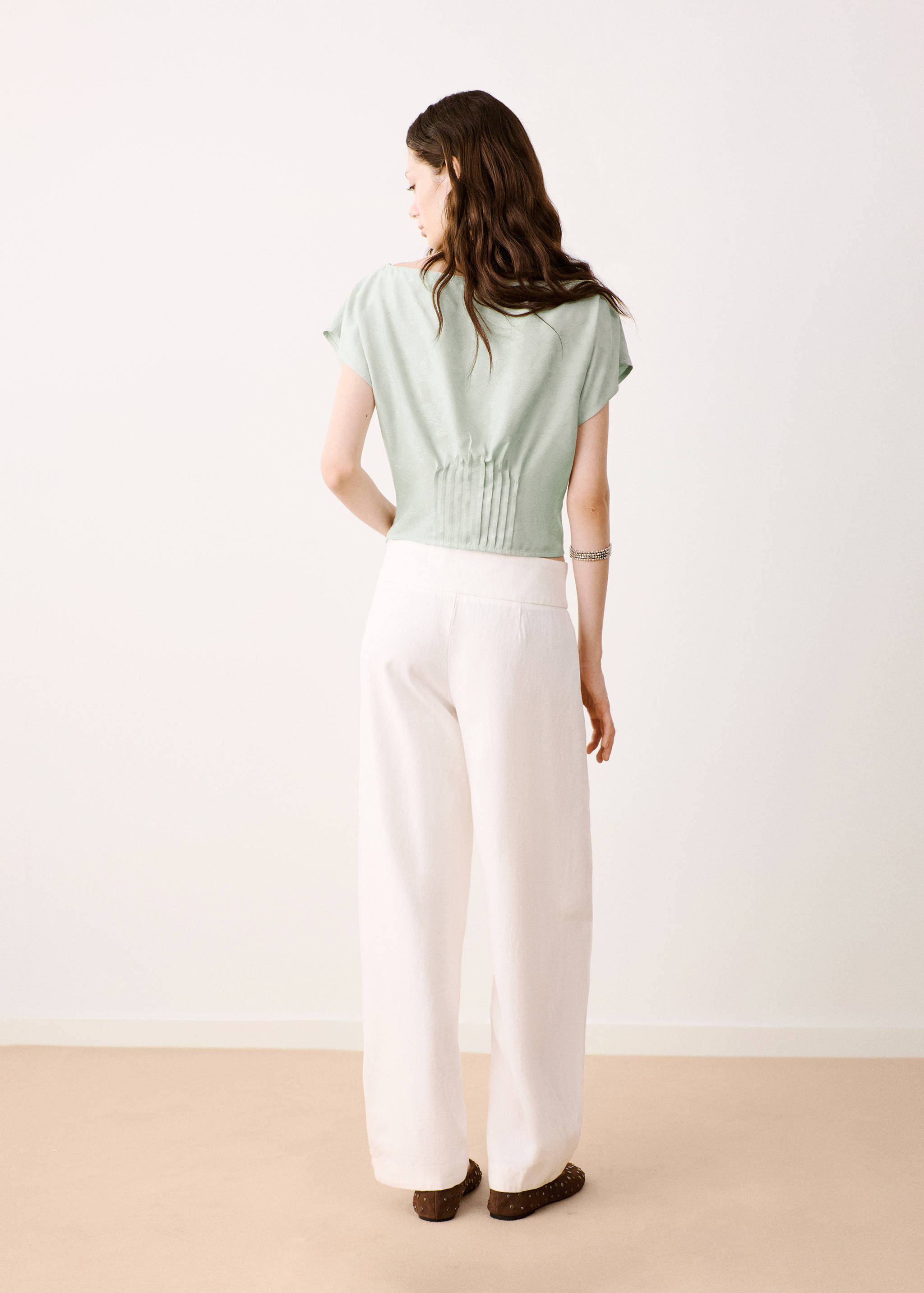 Jacquard blouse with pleated detail - Reverse of the article