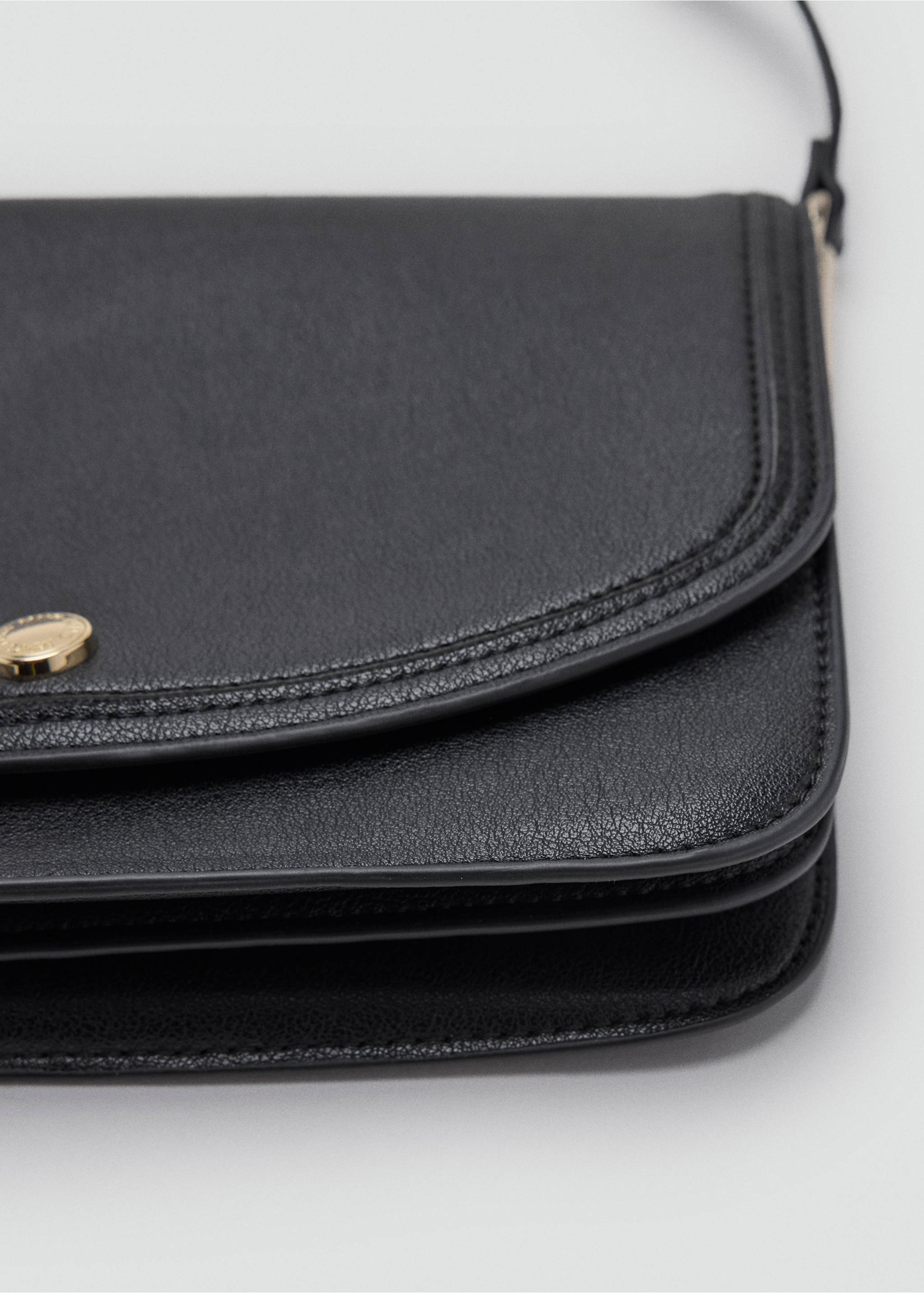 Square crossbody bag - Details of the article 1, Black. Ref: 37094100-00.