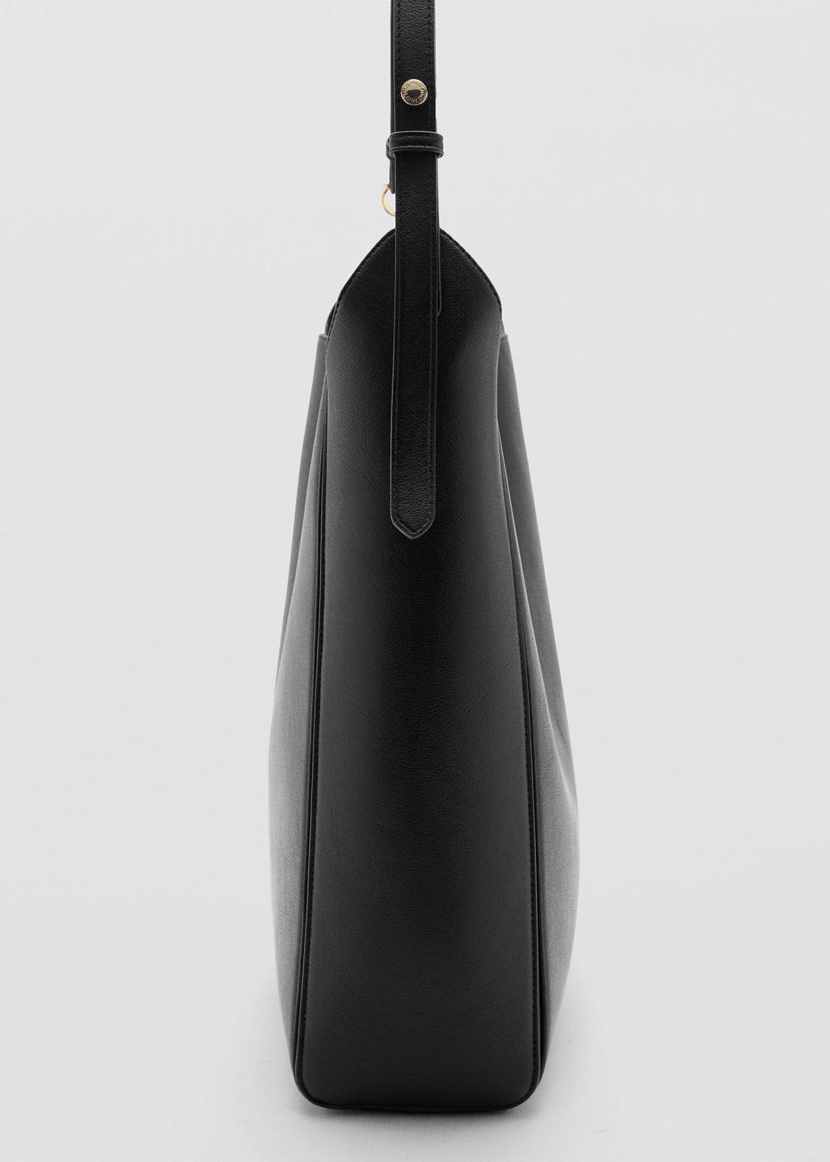 Bucket bag with clasp — Black