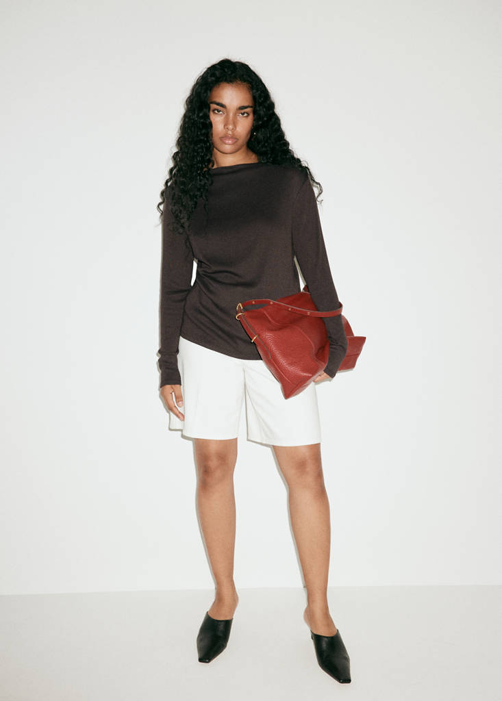 Long-sleeved boat-neck t-shirt — Chocolate