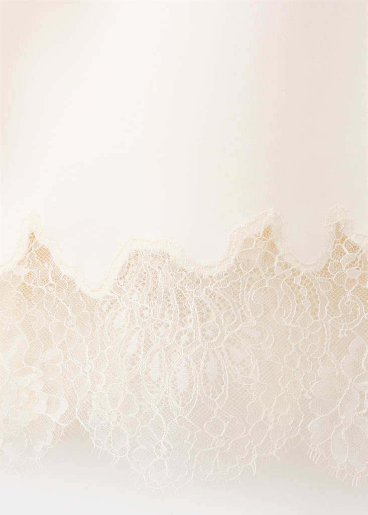 Satin dress with lace trim — Ecru