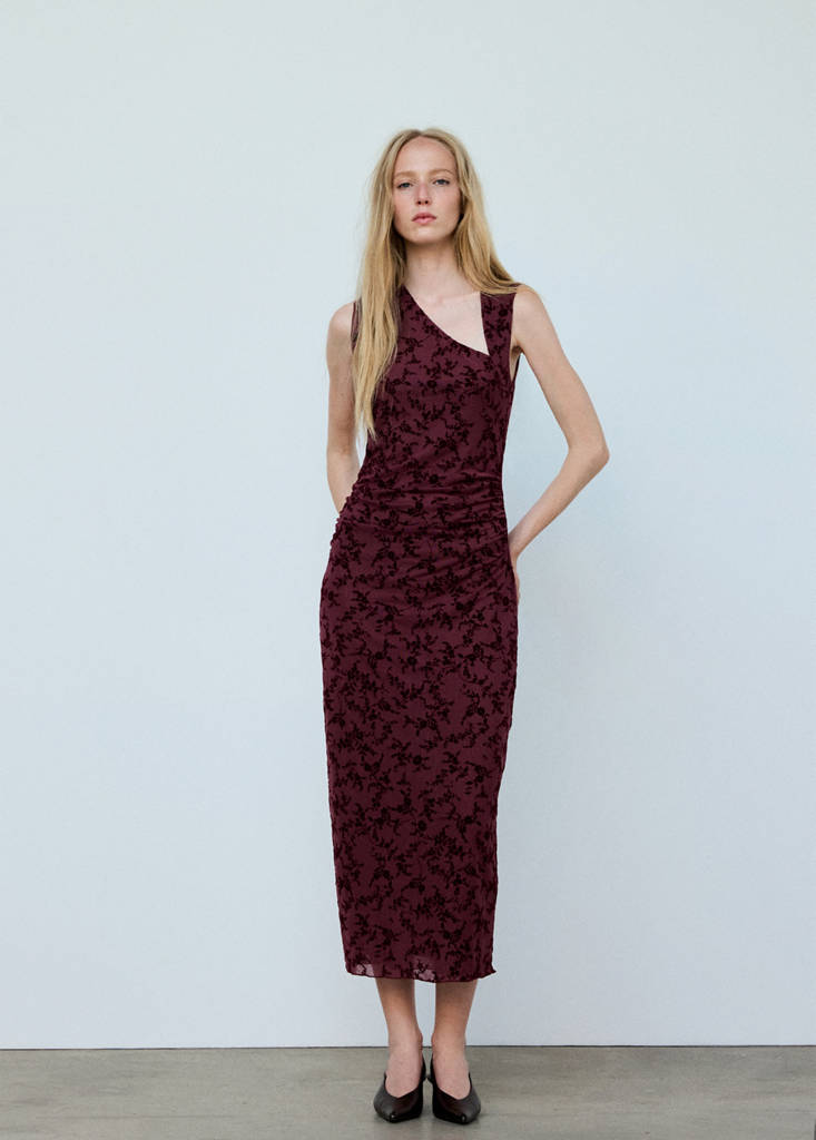 Asymetryczna sukienka devoré burgund - Kobieta - XS - MANGO
