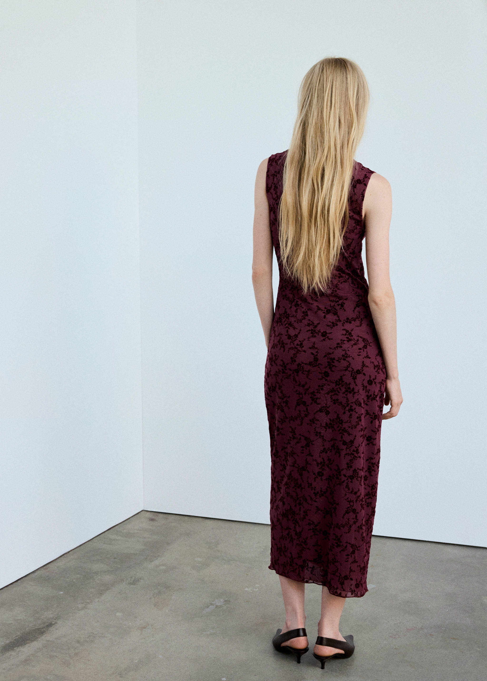 Robe asymétrique en tissu dévoré - Verso de l’article