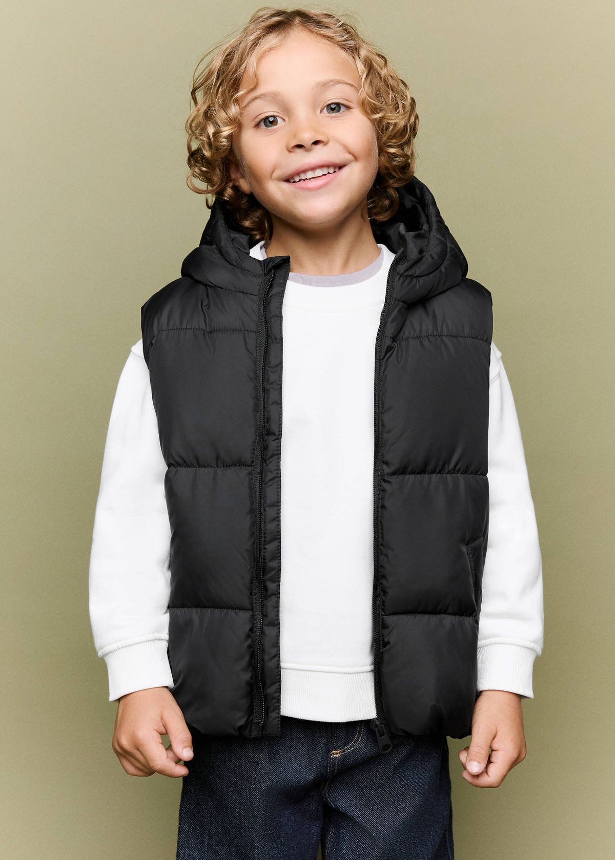 Quilted gilet with hood — Black