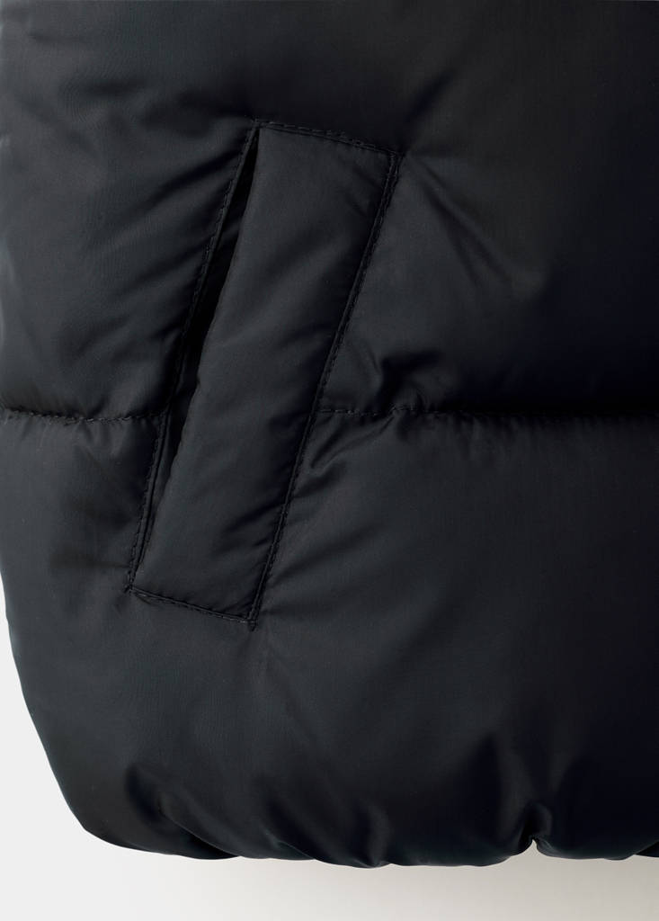 Quilted gilet with hood — Black