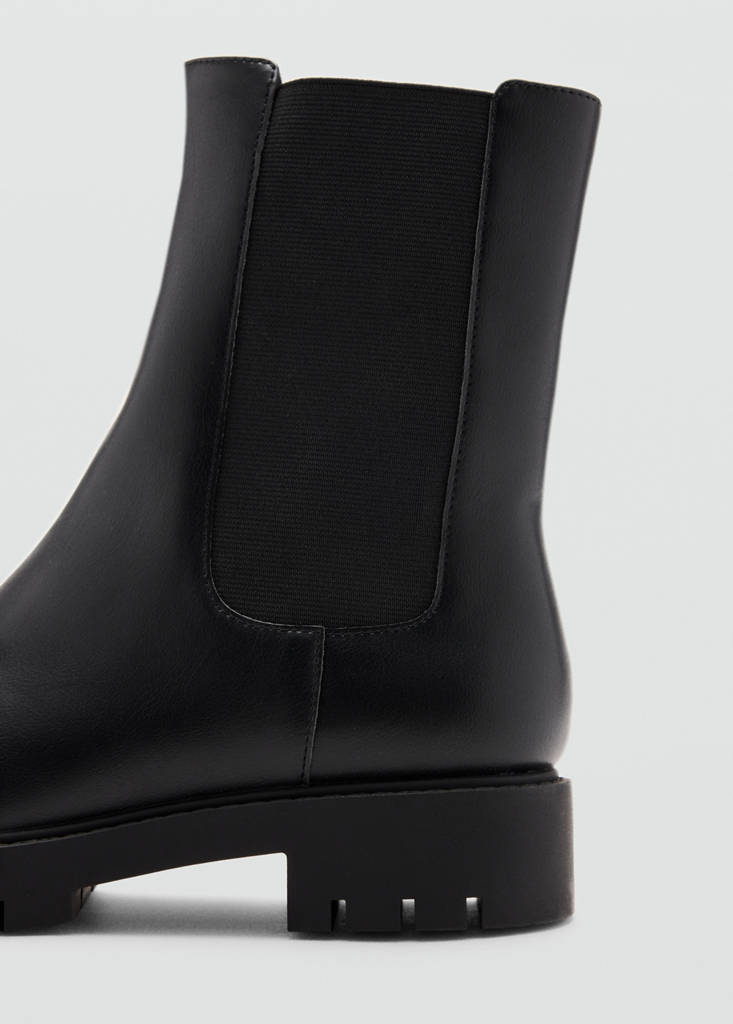 Track sole Chelsea boots — Black