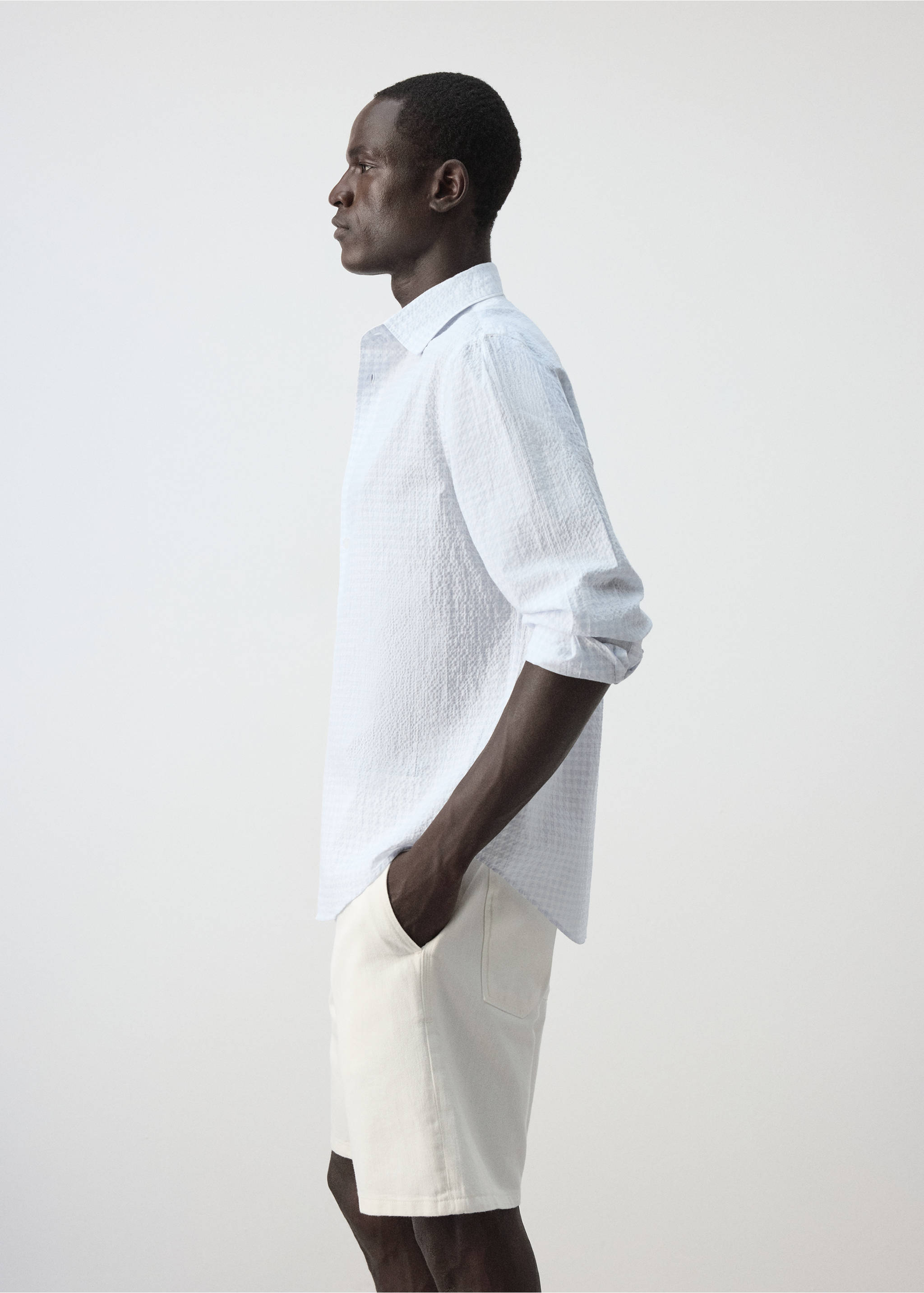 Chemise slim fit en coton seersucker à carreaux - Détail de l'article 2, Bleu ciel. Ref: 37094416-00.