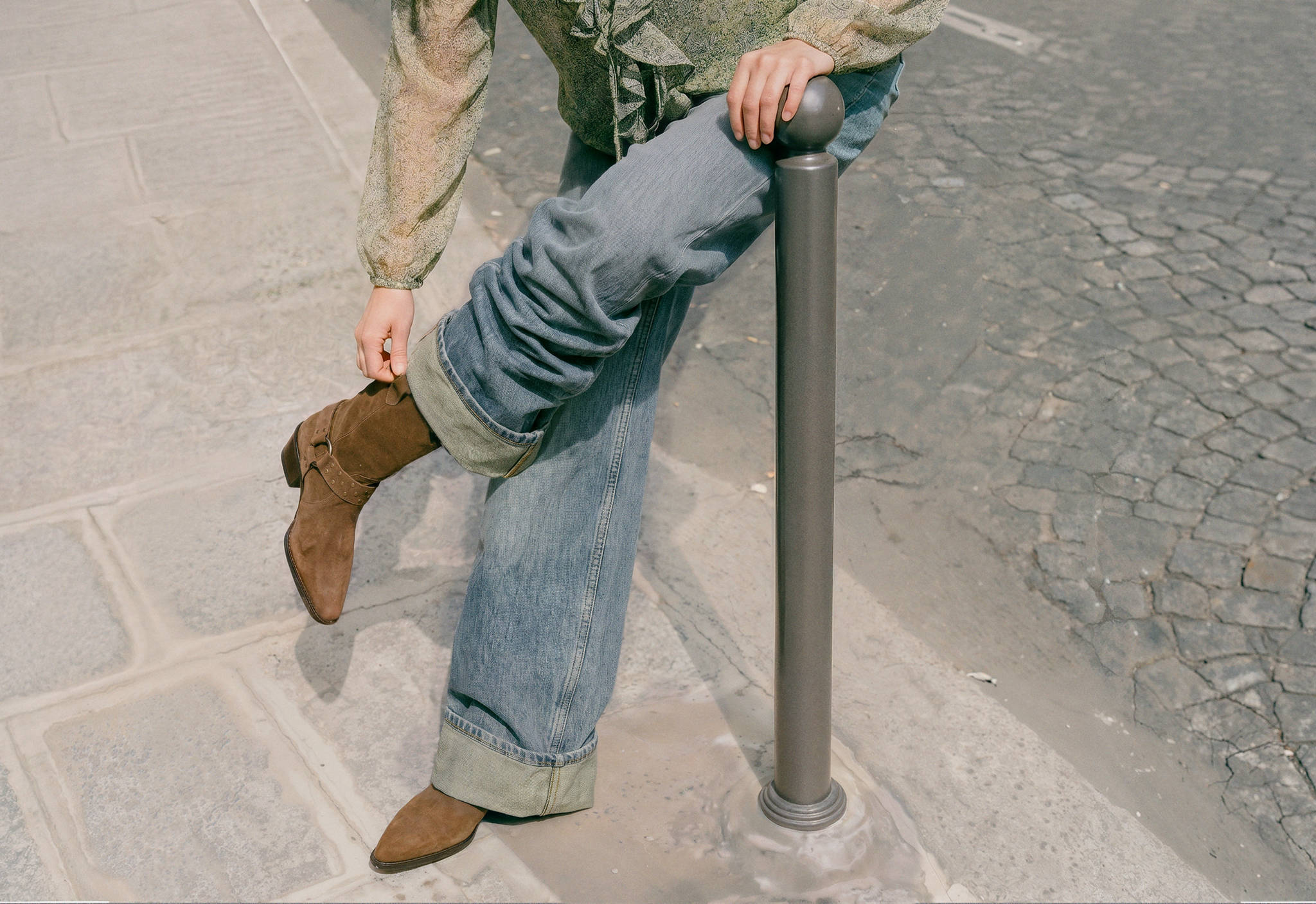 Suede leather boot with strap details - Panoramic plane
