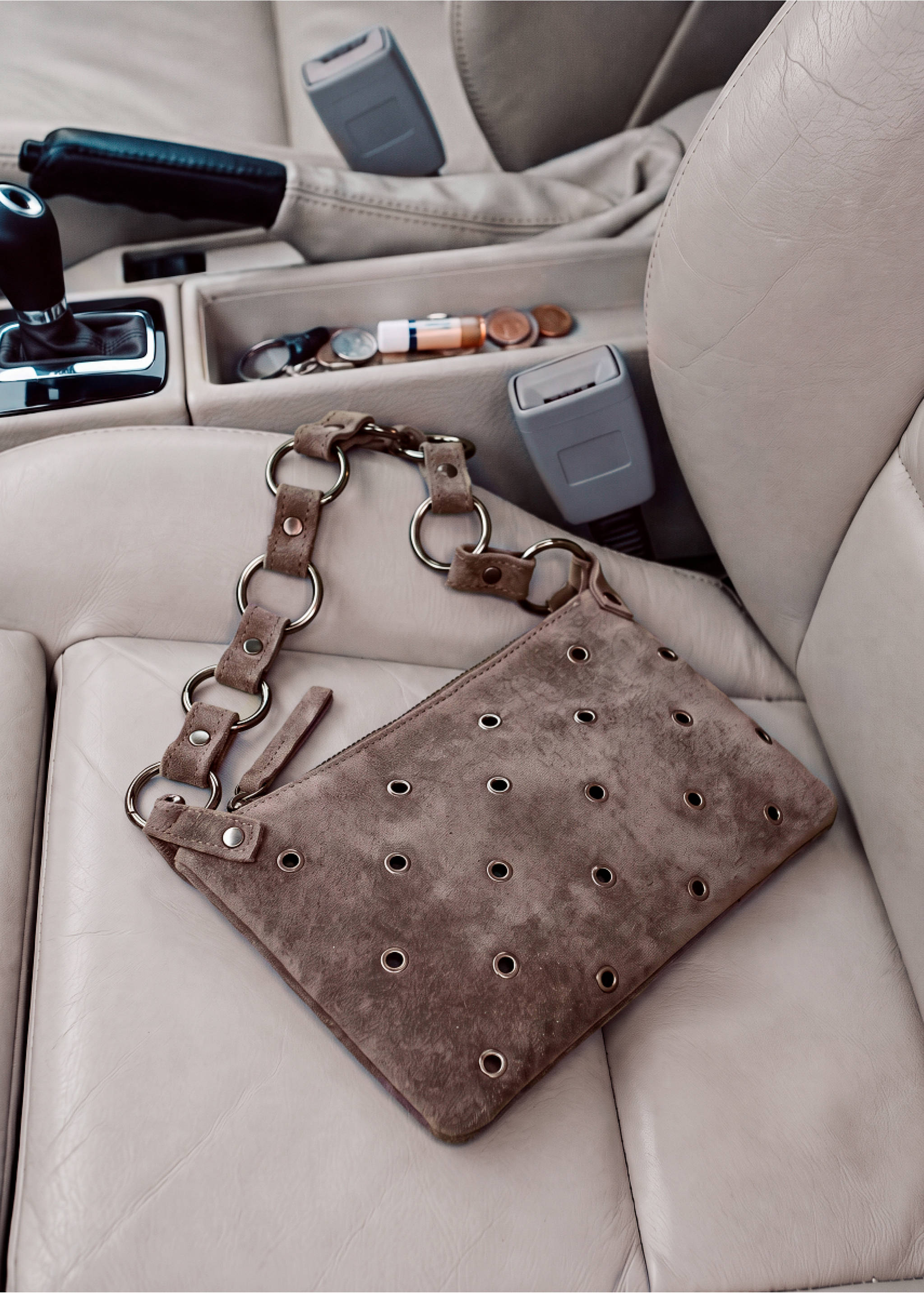 Leather shoulder bag with eyelets - Details of the article 5, Grey. Ref: 37094419-00.