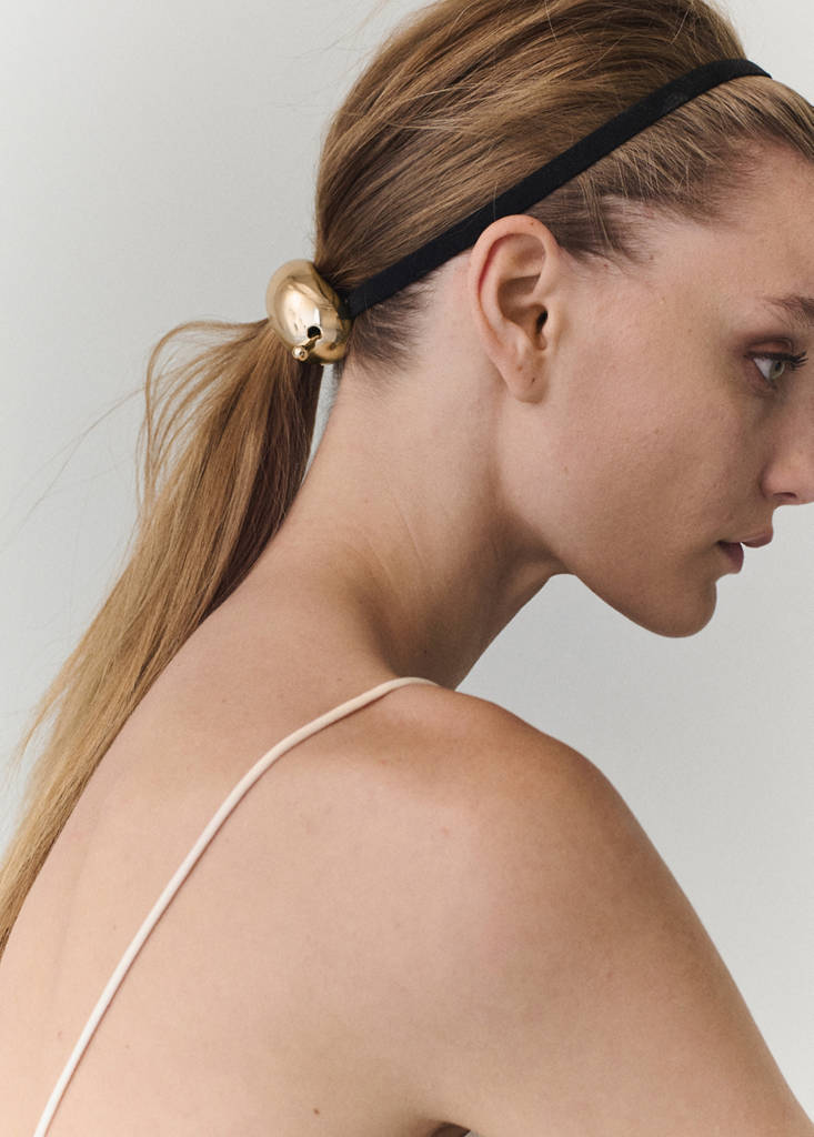 Metal hair barrette — Gold