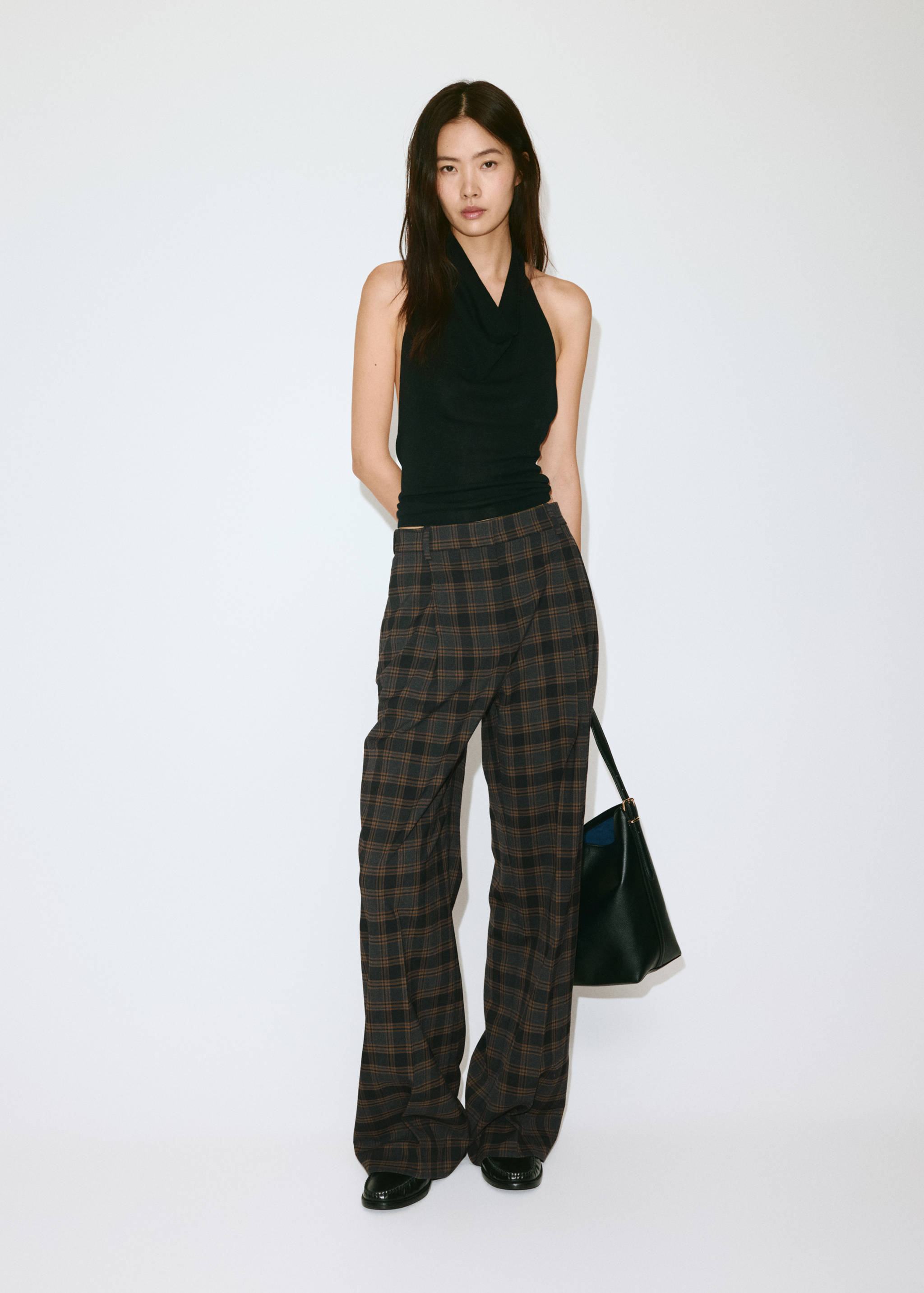 Straight-fit pleated trousers - General plane