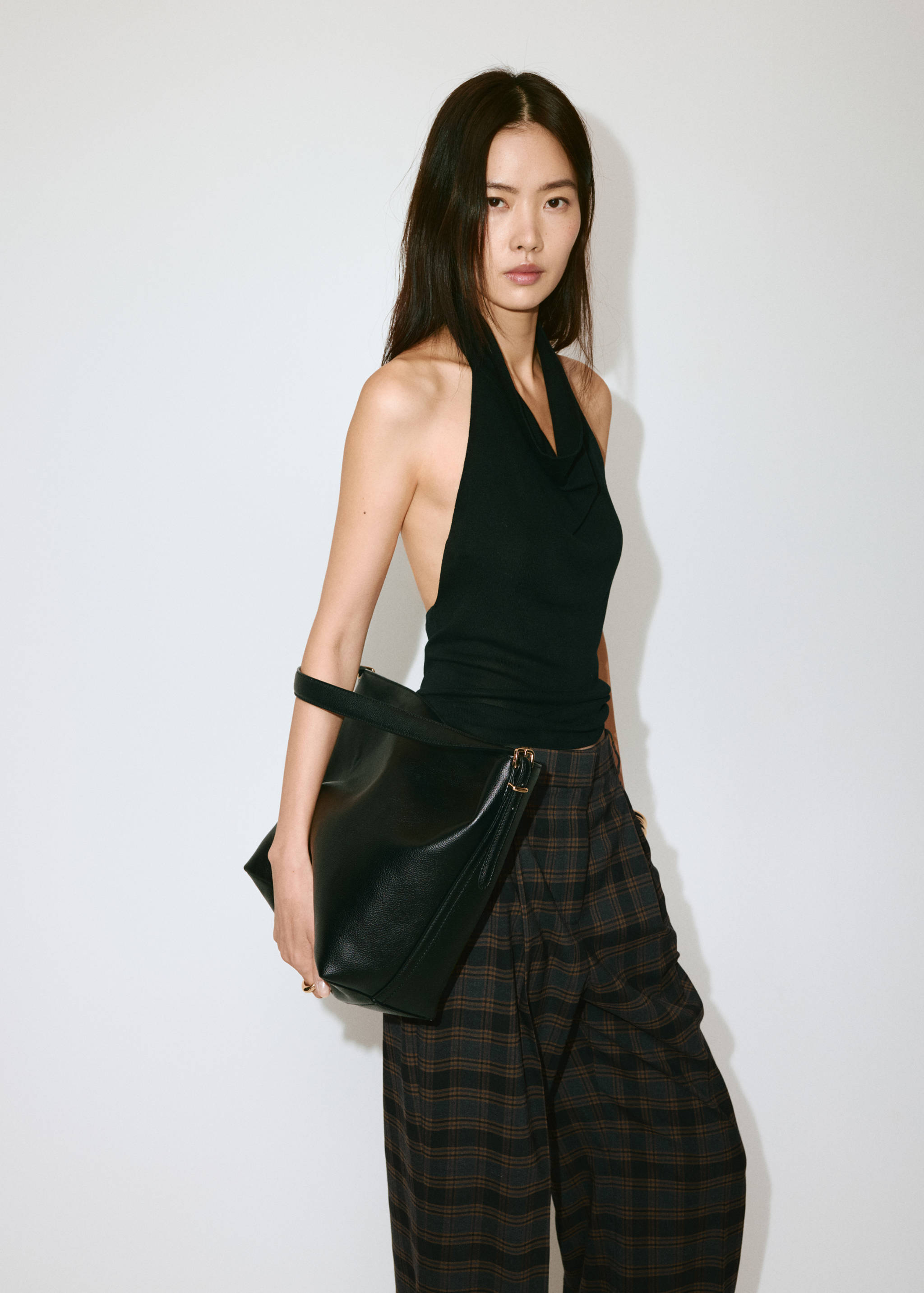 Straight-fit pleated trousers - Details of the article 3