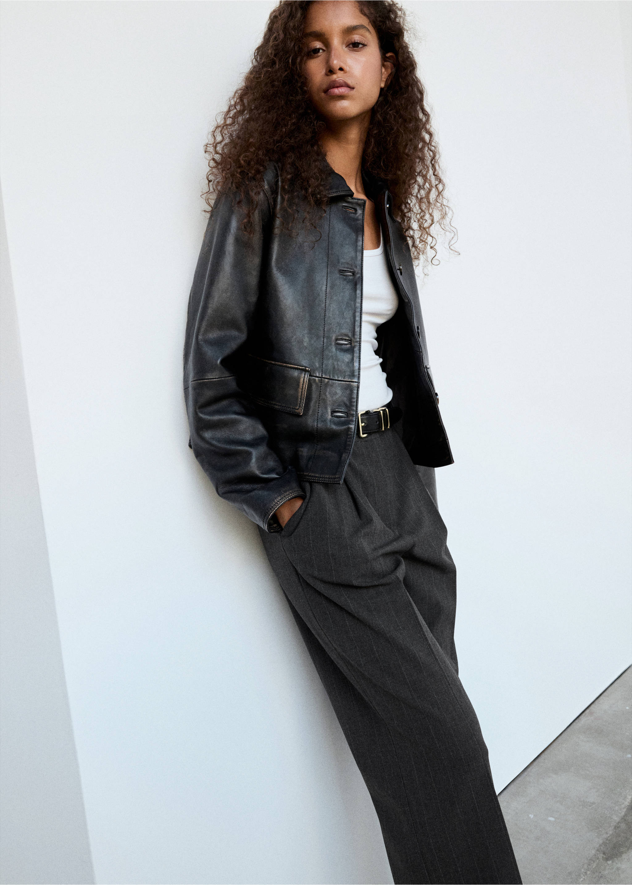 Straight-fit pleated trousers - Details of the article 1, Grey. Ref: 37094428-00.