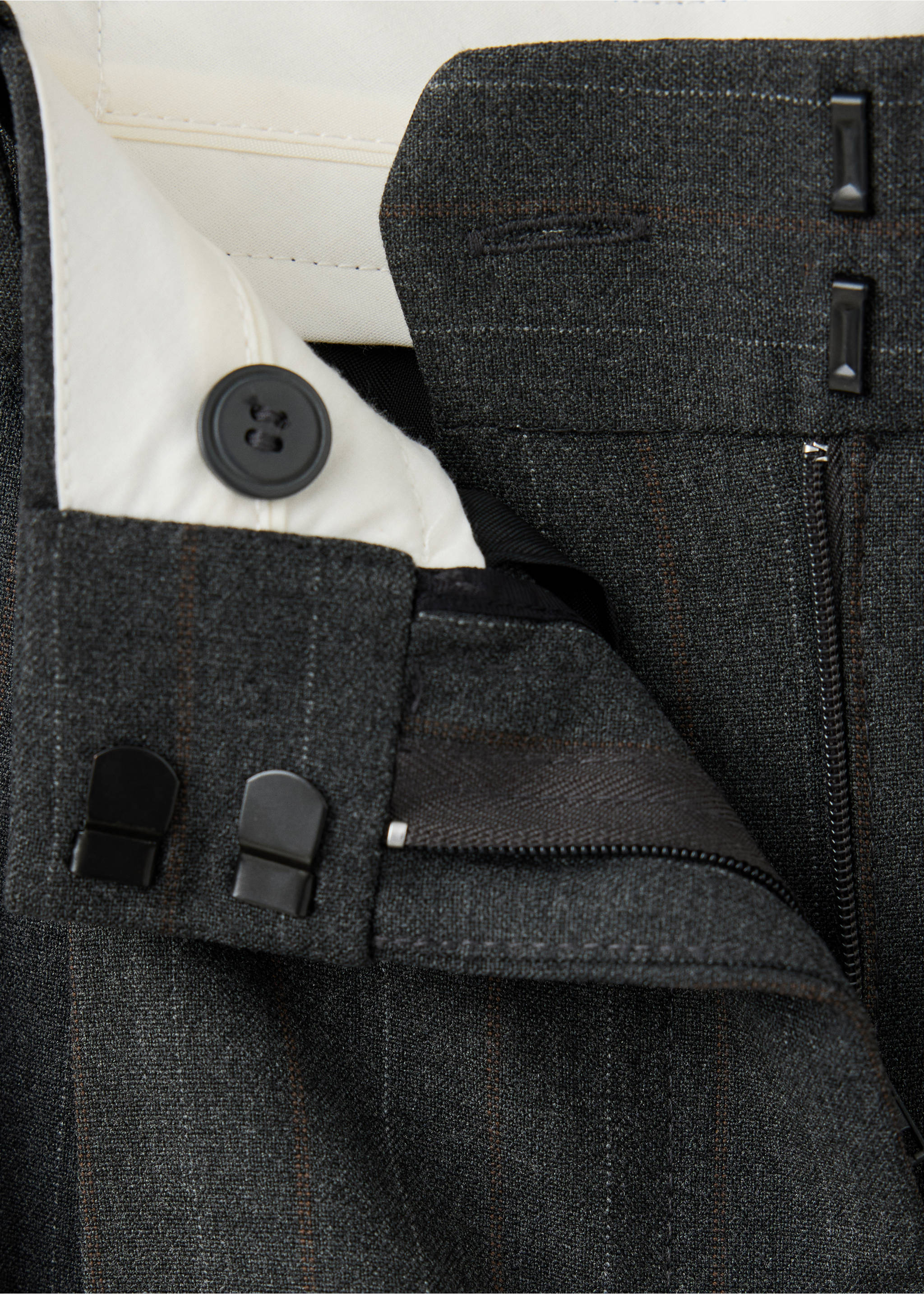 Straight-fit pleated trousers - Details of the article 8, Grey. Ref: 37094428-00.
