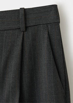 Straight-fit pleated trousers — Grey 7