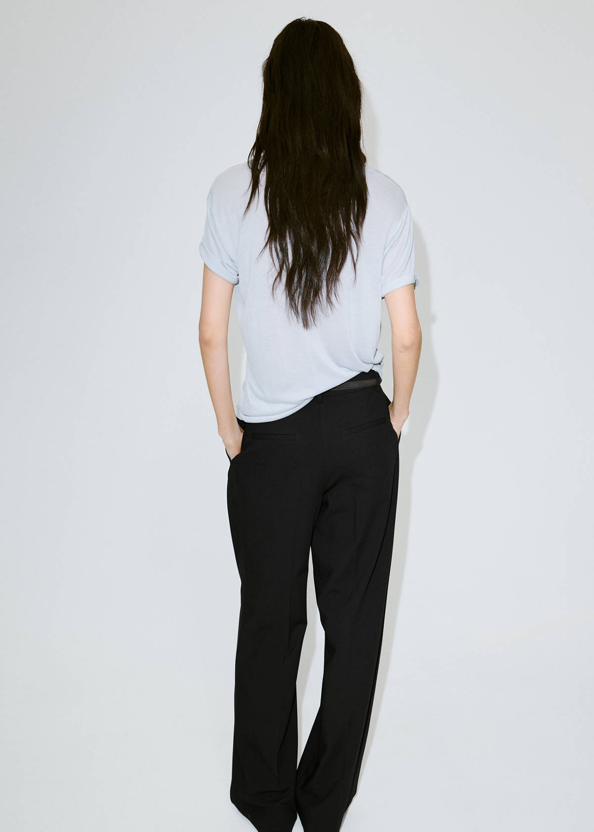 Straight-fit pleated trousers — Black