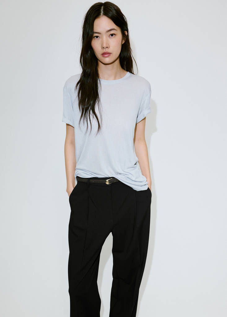 Straight-fit pleated trousers — Black