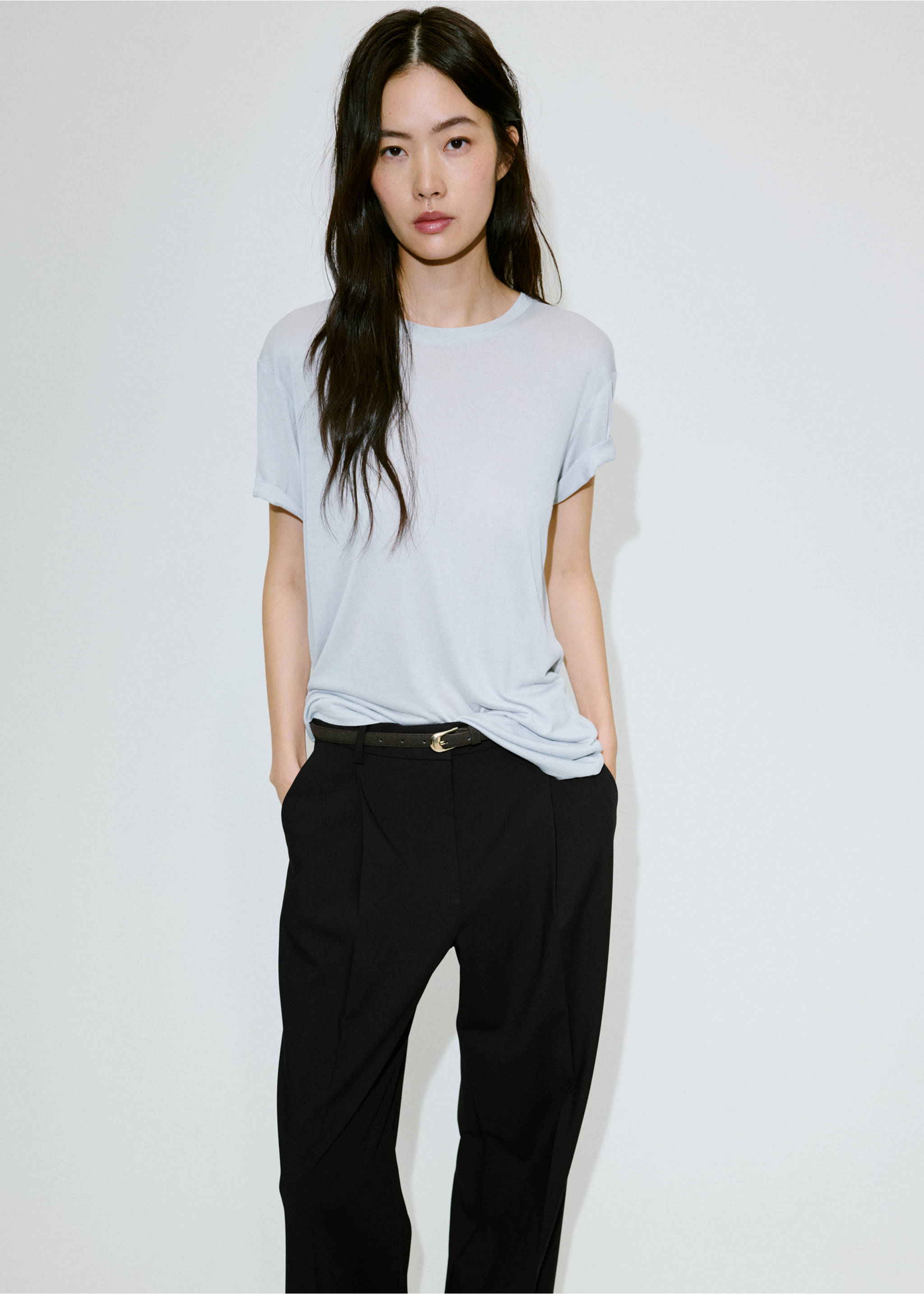 Straight-fit pleated trousers - Details of the article 1, Black. Ref: 37094428-00.