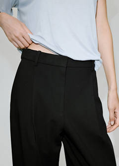 Straight-fit pleated trousers — Black 5