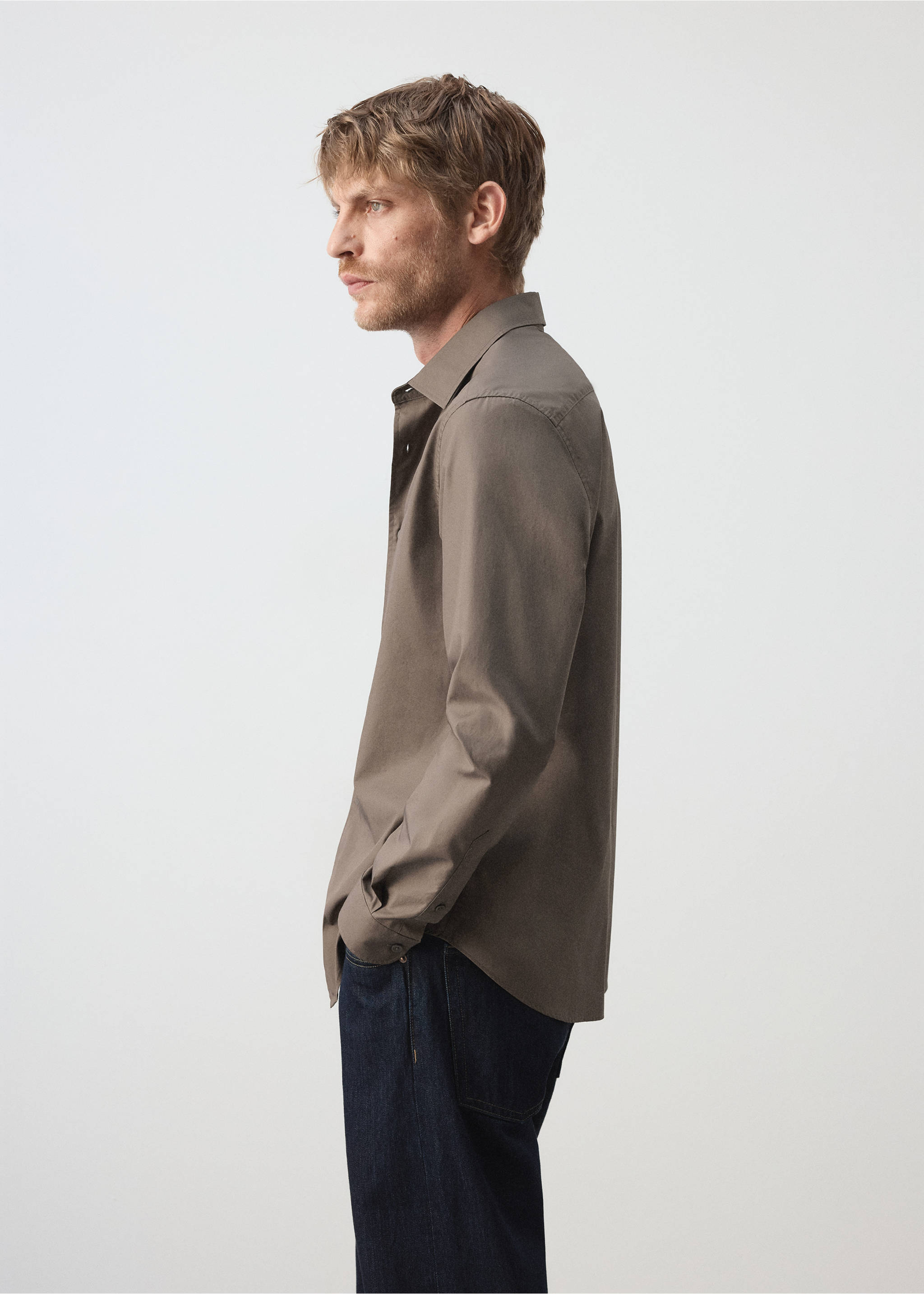 Regular-fit 100% cotton shirt - Details of the article 2, Mink Grey. Ref: 37094431-00.