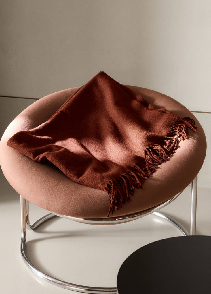 Wool-blend blanket with fringes — Chocolate
