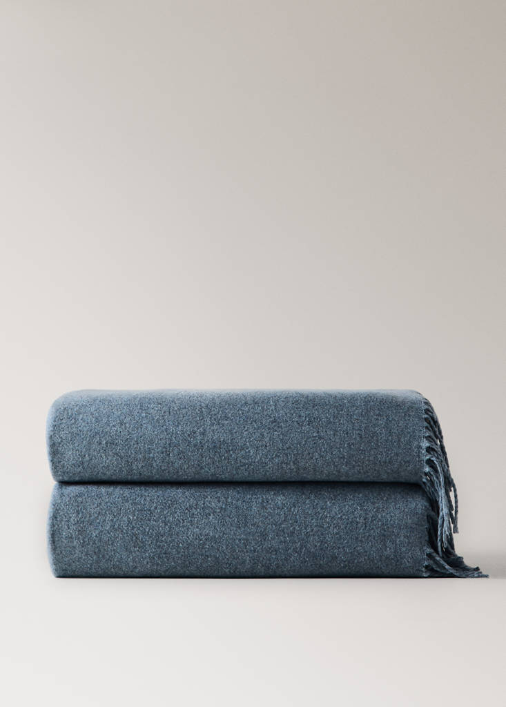 Wool-blend blanket with fringes — Blue