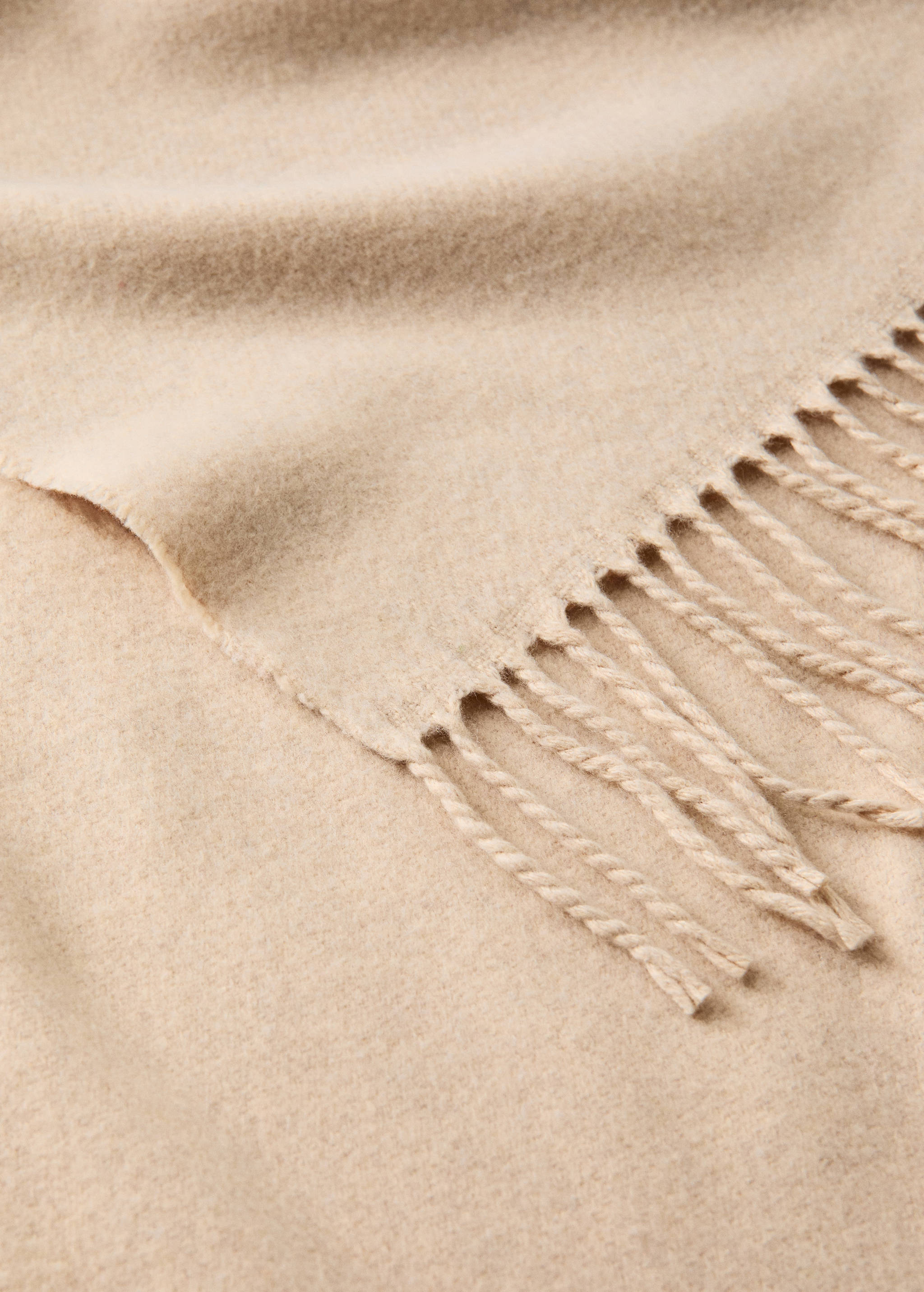 Wool-blend blanket with fringes - Details of the article 2