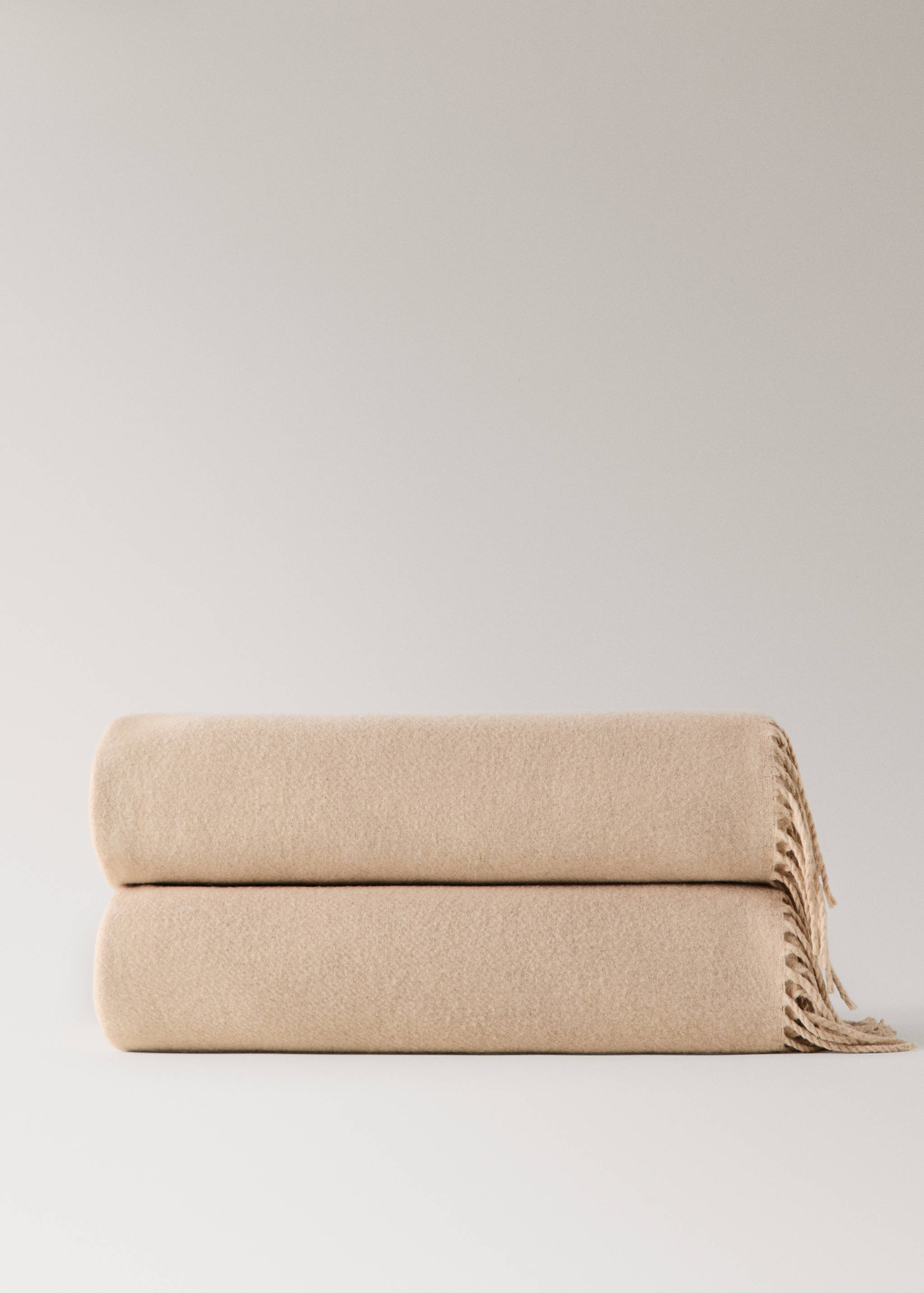 Wool-blend blanket with fringes - Article without model