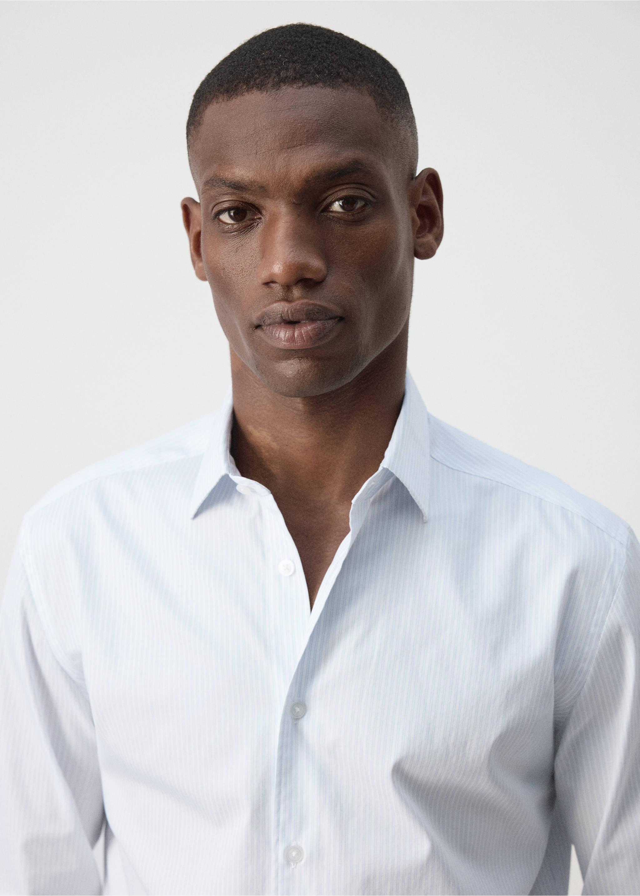 Regular fit striped cotton shirt - Details of the article 1, White. Ref: 37094439-00.