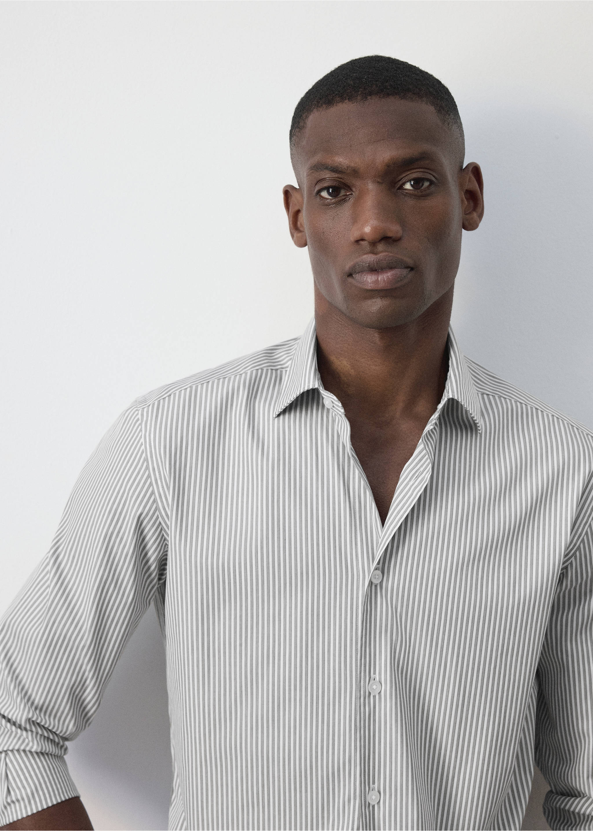 100% cotton regular fit striped shirt - Details of the article 1, Khaki. Ref: 37094439-00.