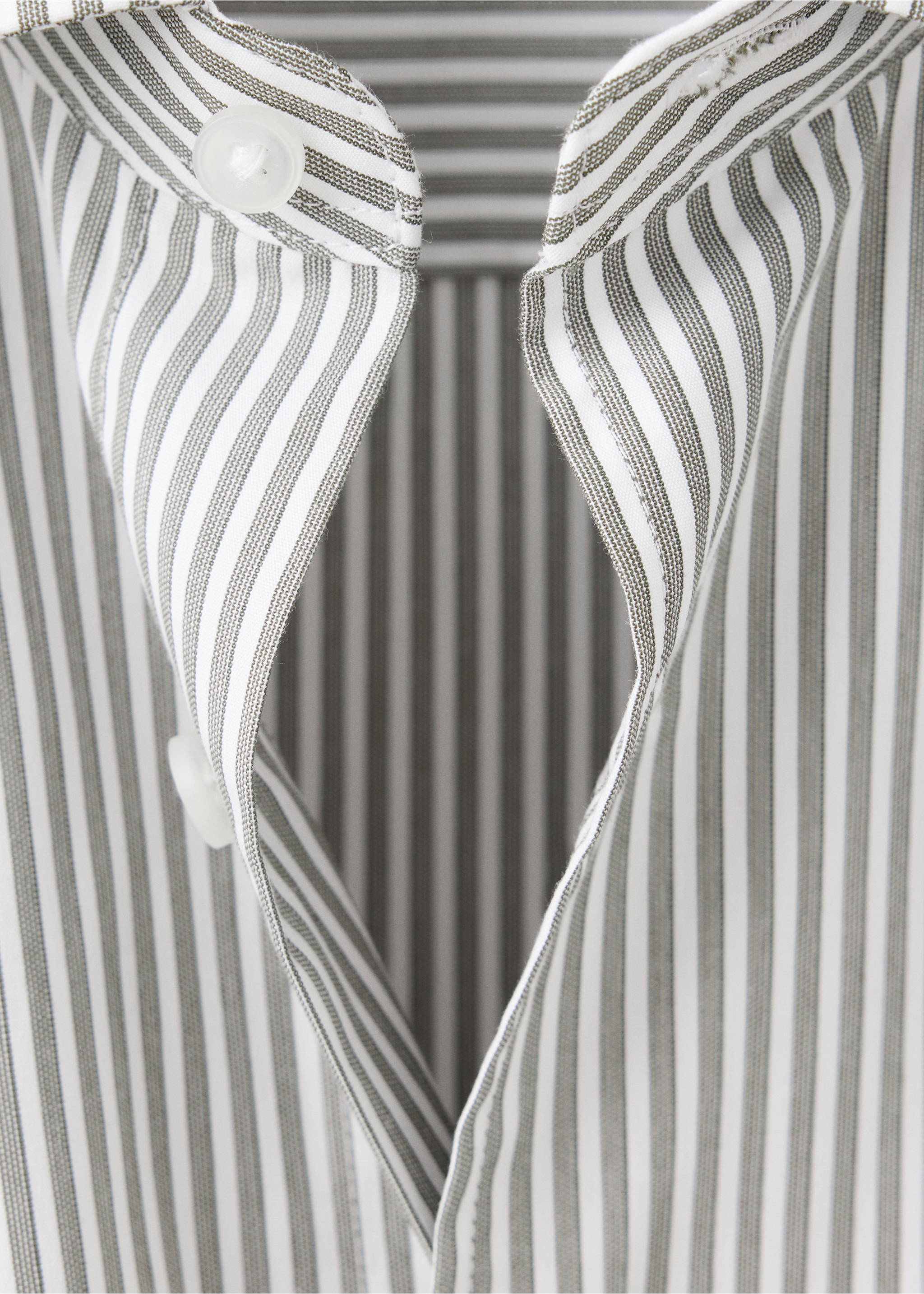 100% cotton regular fit striped shirt - Details of the article 8, Khaki. Ref: 37094439-00.