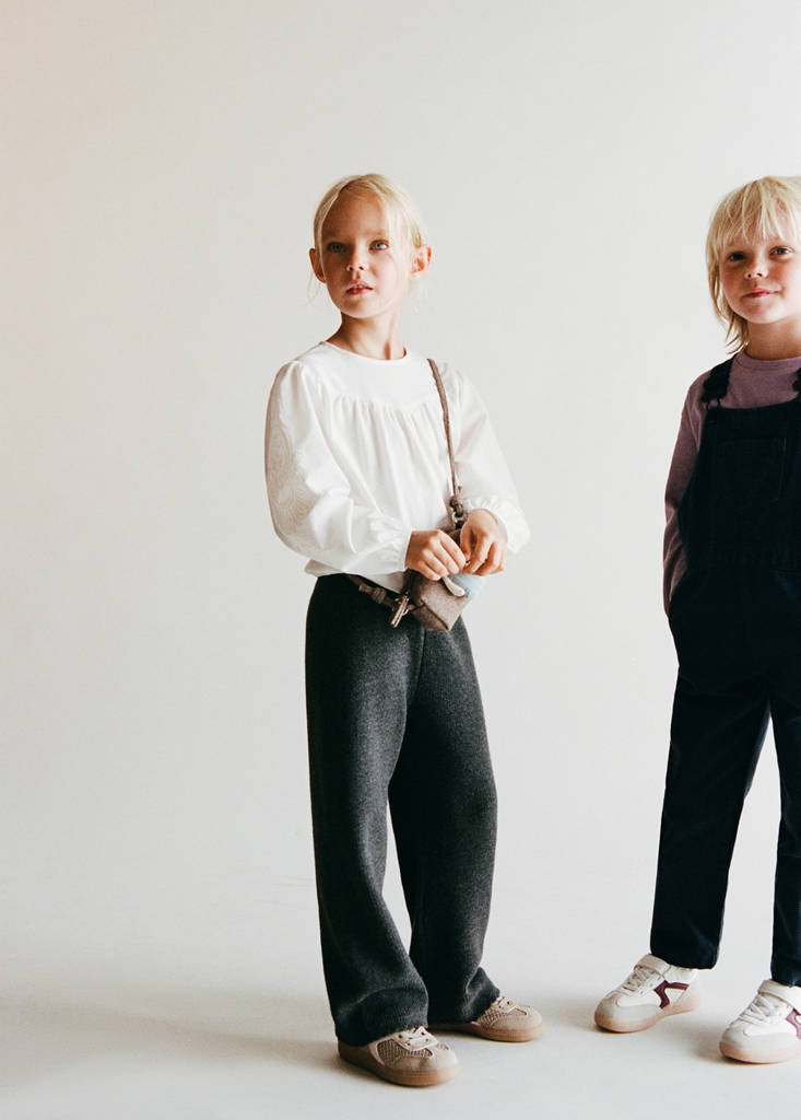 Straight knitted trousers — Charcoal