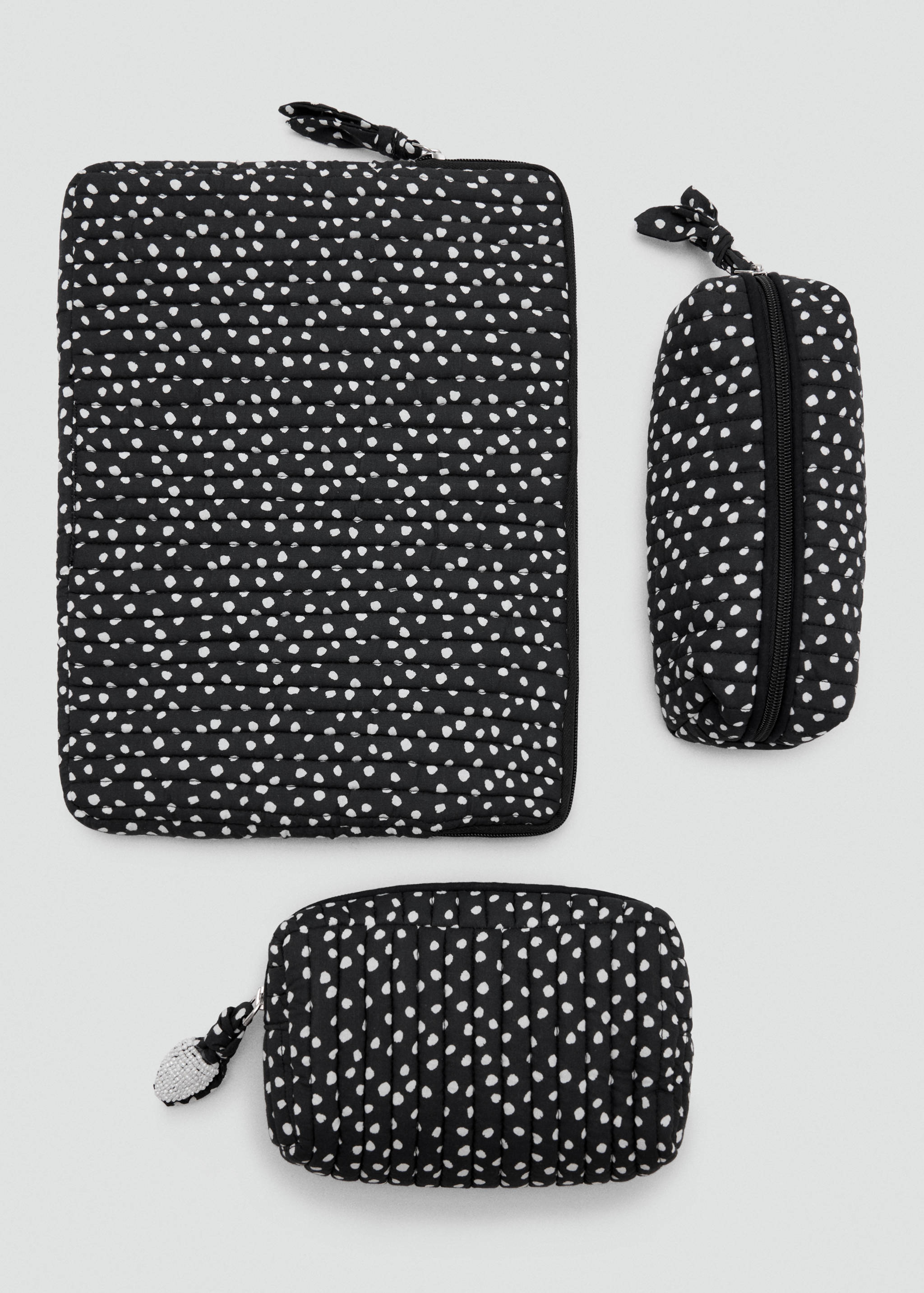 Padded wash bag with spots - Details of the article 2