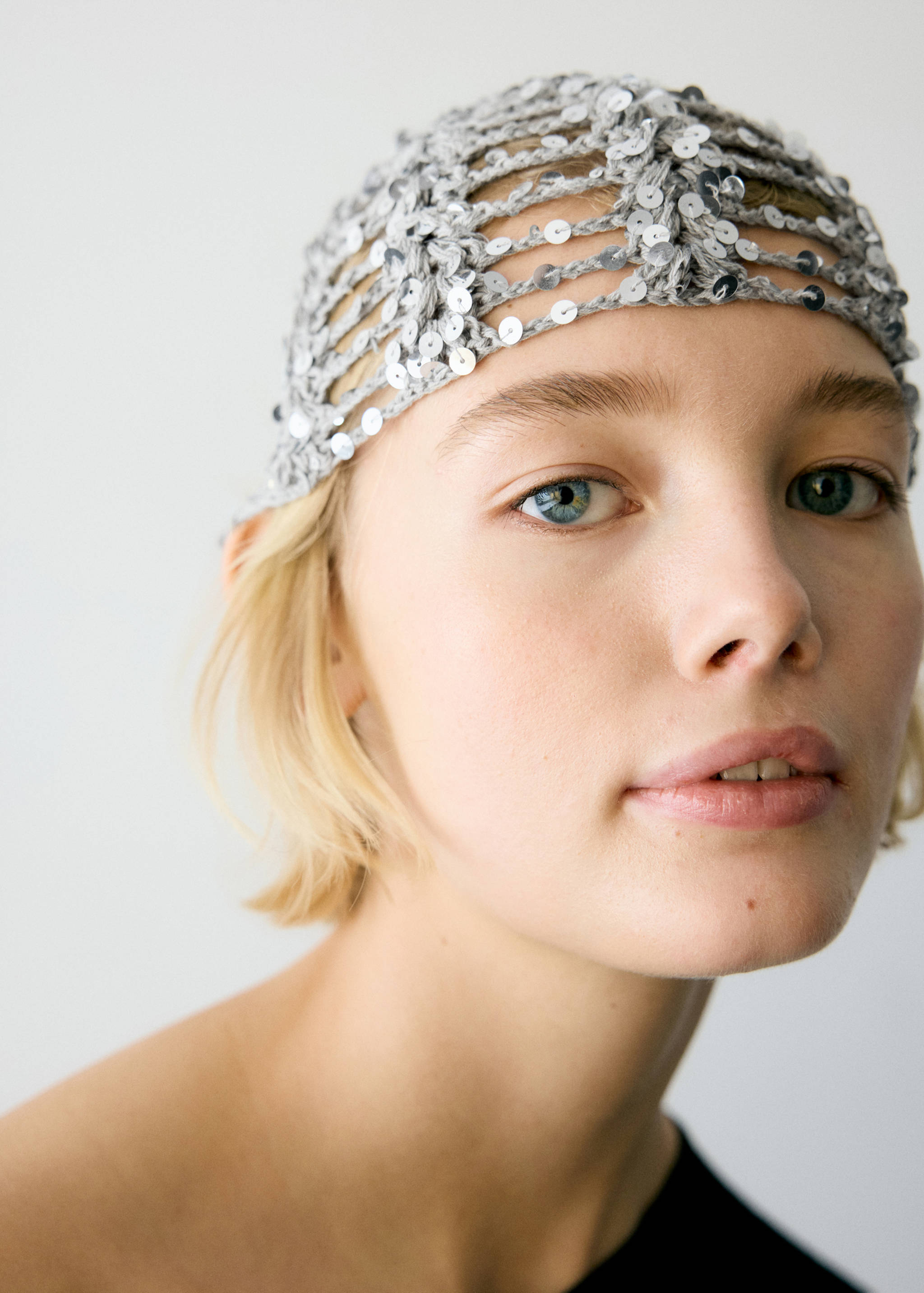 Crochet sequin headpiece - General plane