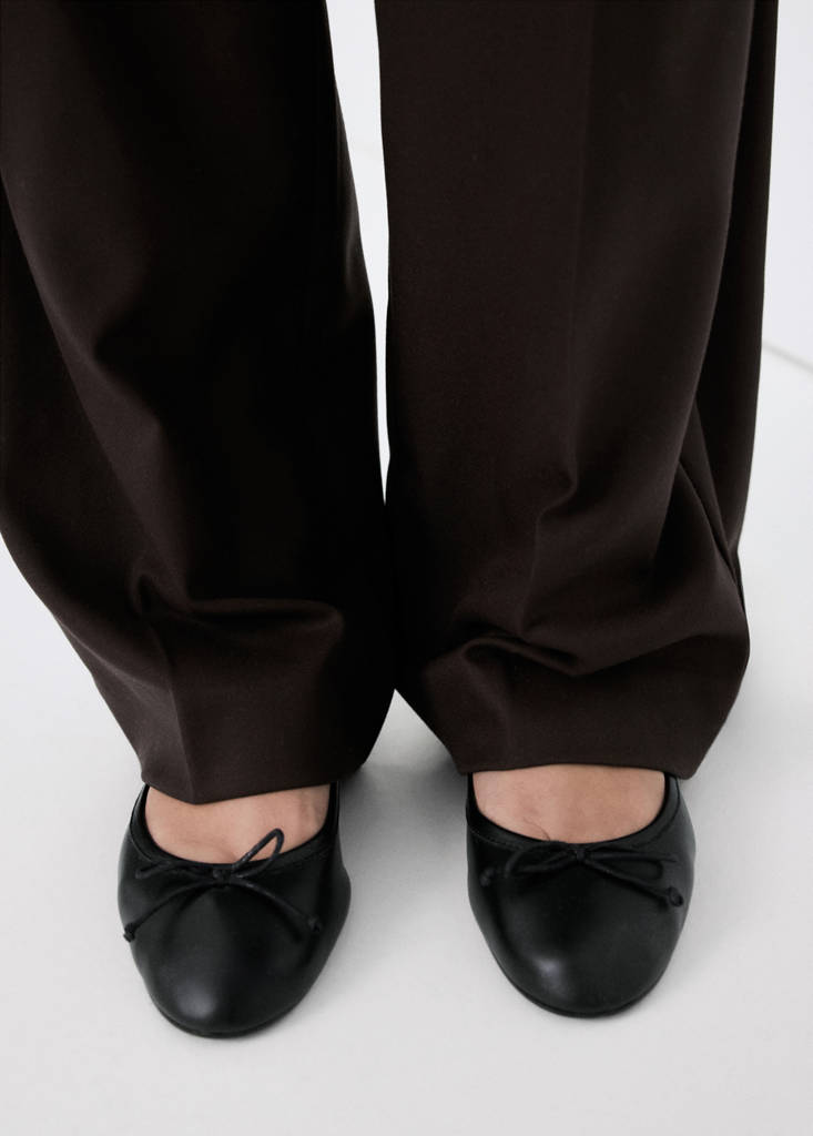 Leather ballet flats with bow — Black