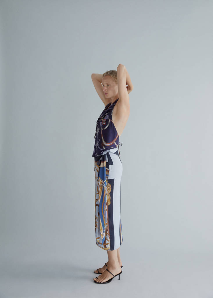 Printed halter top with chain detail — Navy