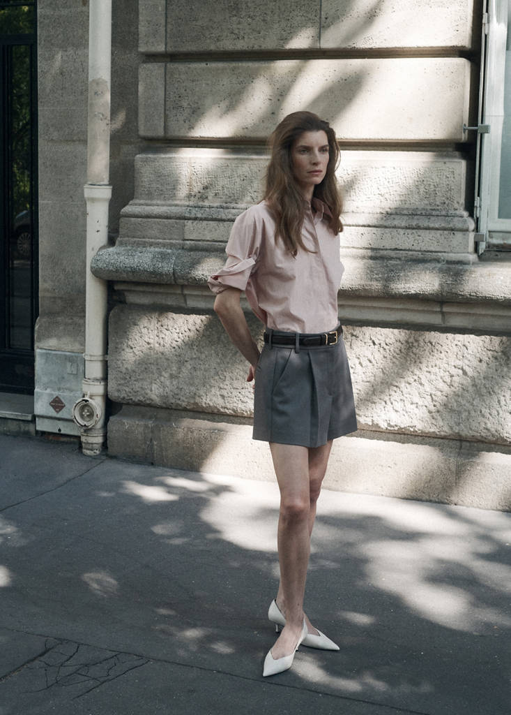 Straight shorts with pleated detail — Grey