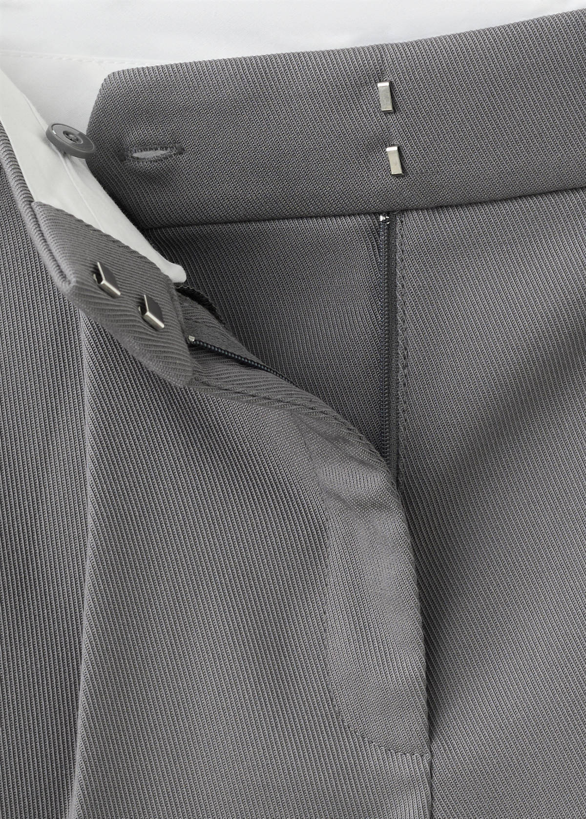 Straight shorts with pleated detail — Grey