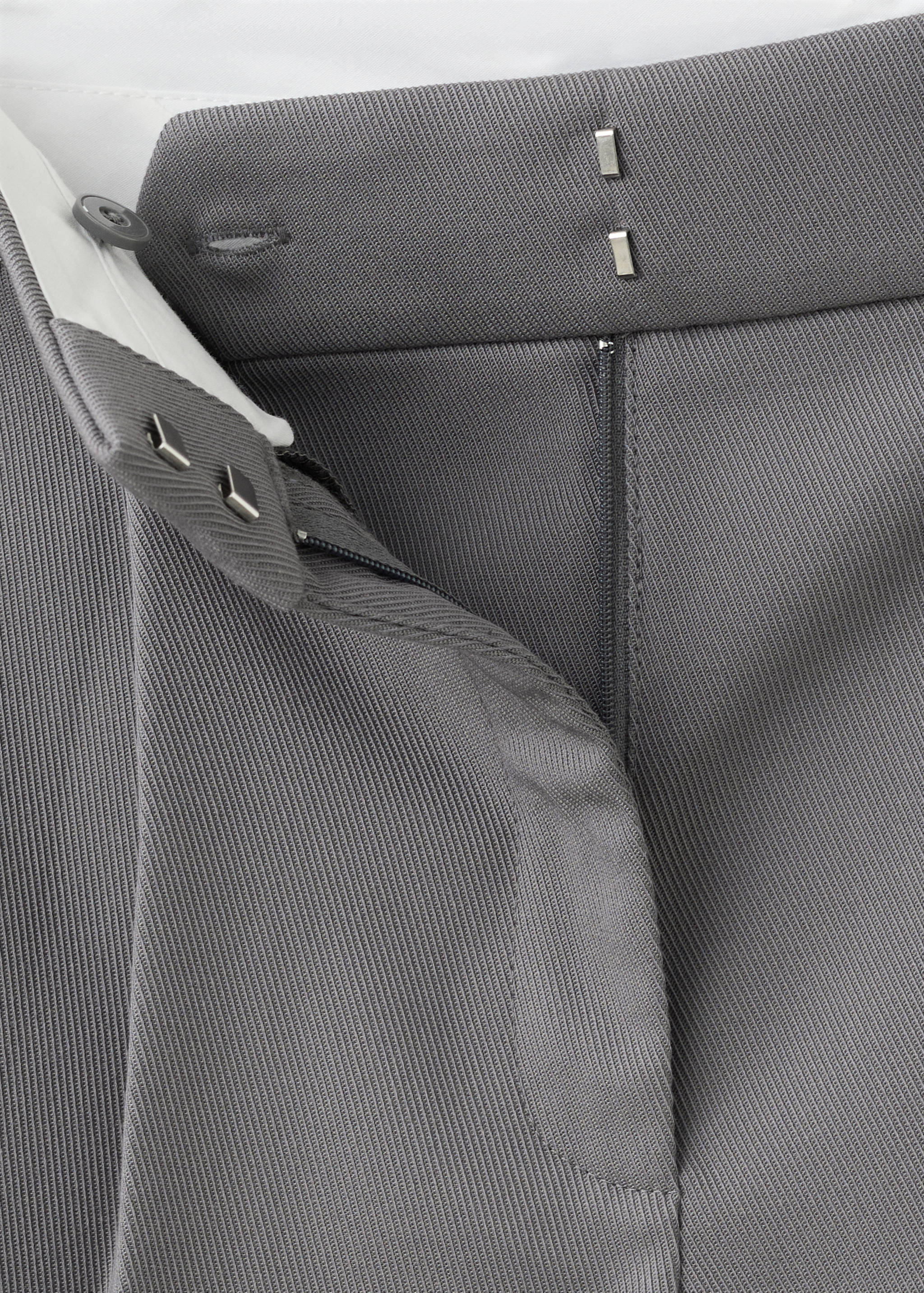 Straight shorts with pleated detail - Details of the article 8