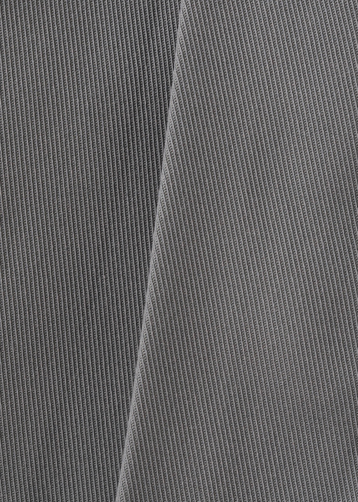 Straight shorts with pleated detail — Grey