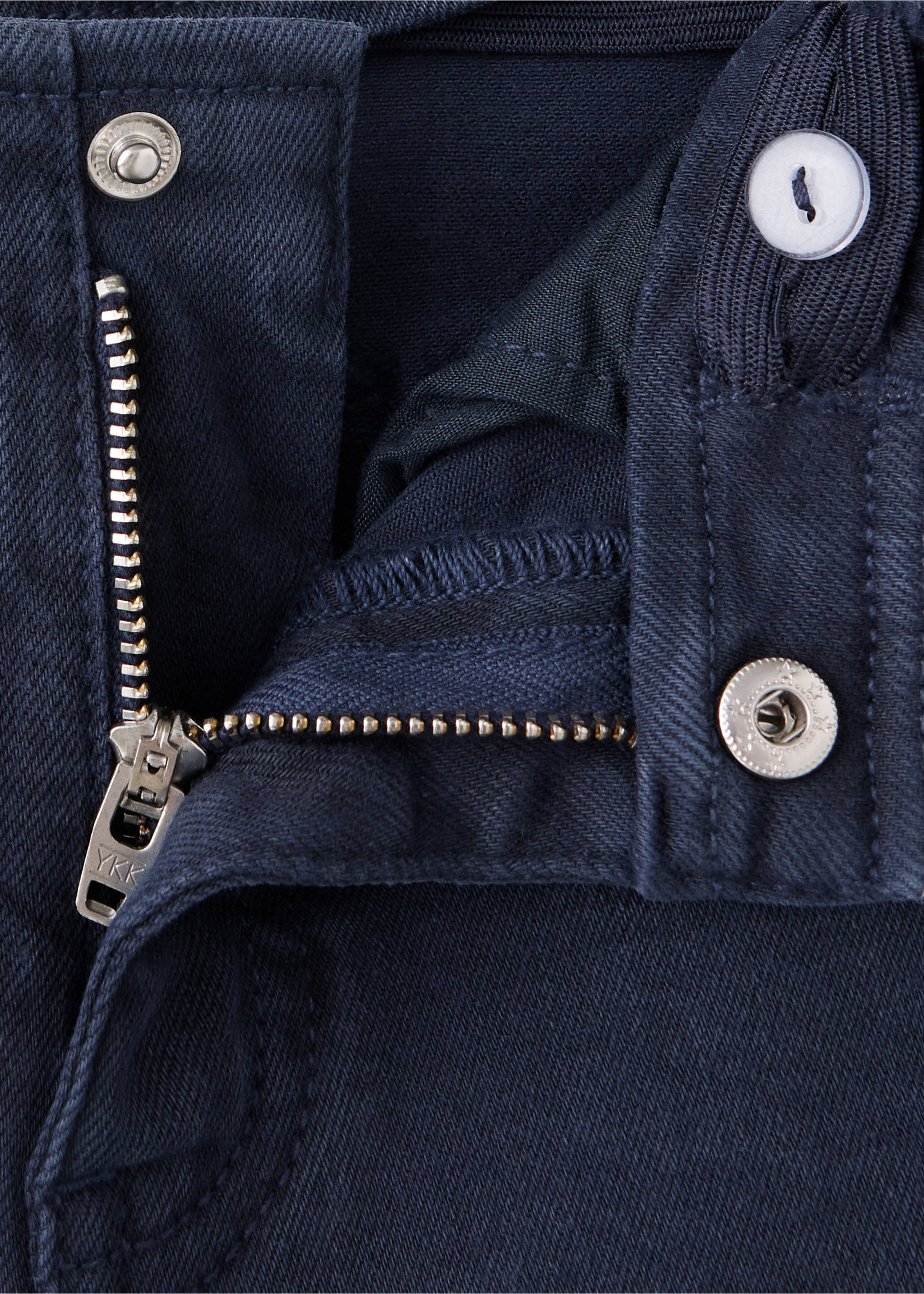 Waistless flared jeans - Details of the article 8, Navy. Ref: 37094776-00.