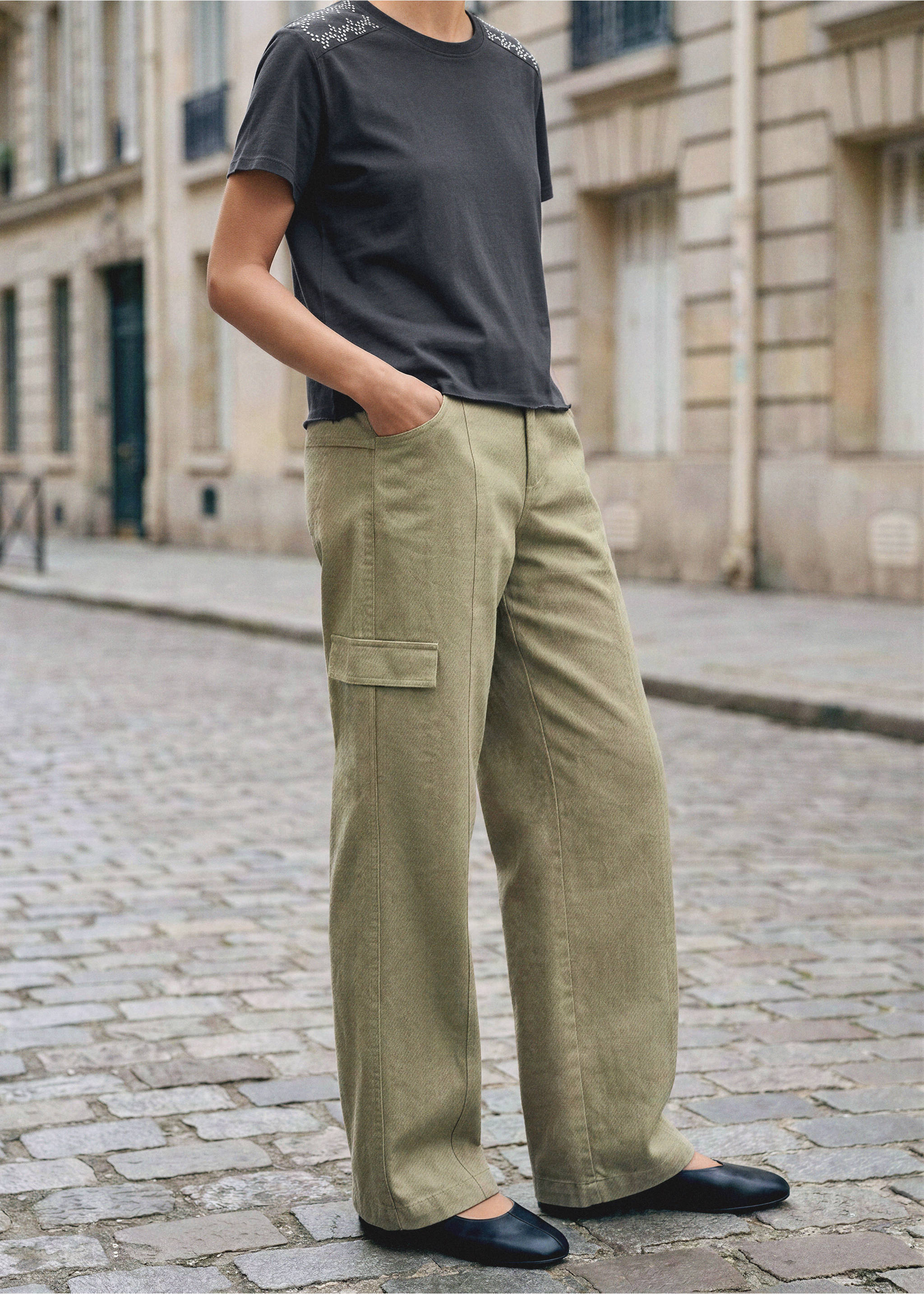 Wide leg cargo jeans - Details of the article 1, Khaki. Ref: 37094780-00.