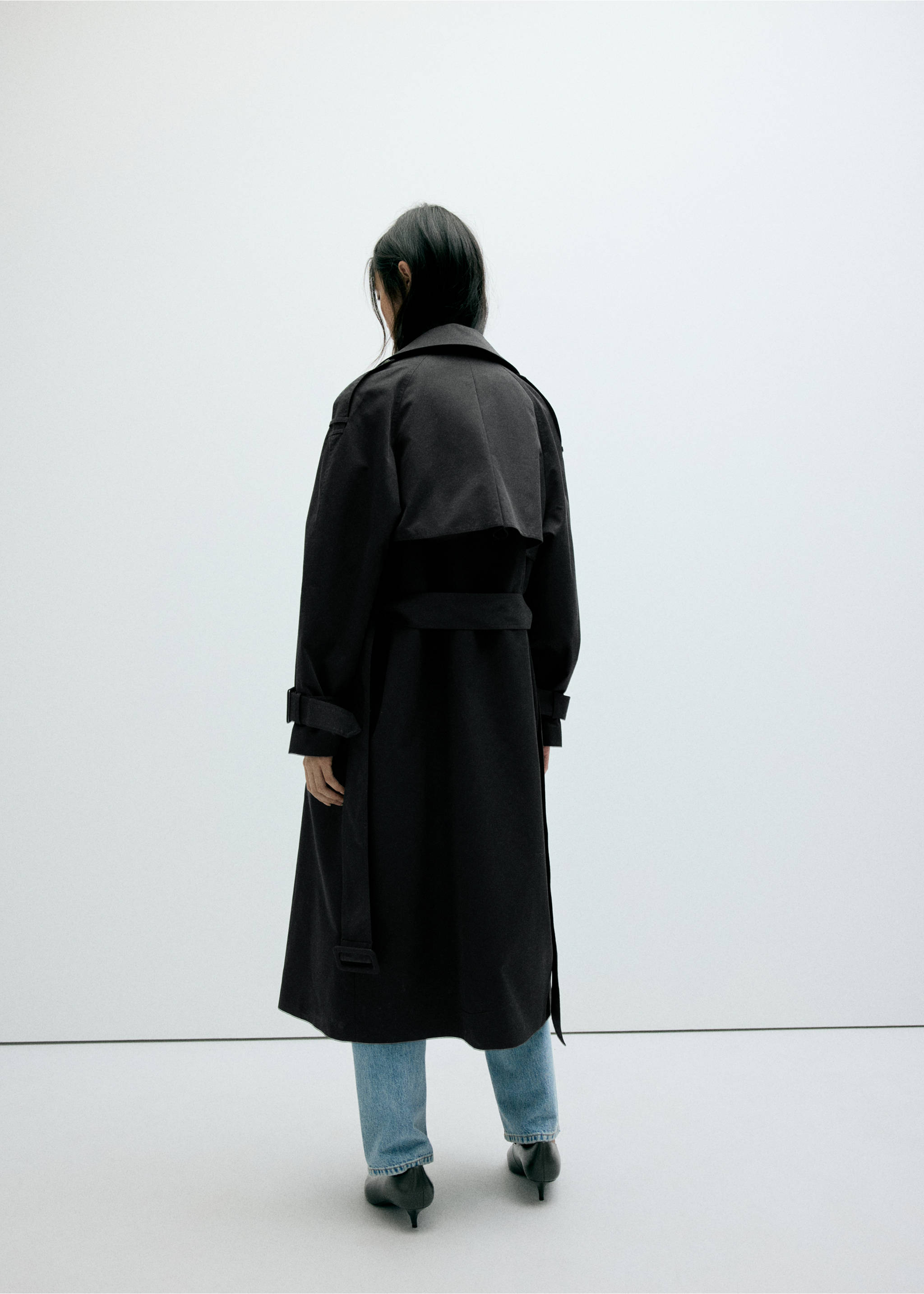 Long double-breasted trench coat - Reverse of the article, Black. Ref: 37094786-00.