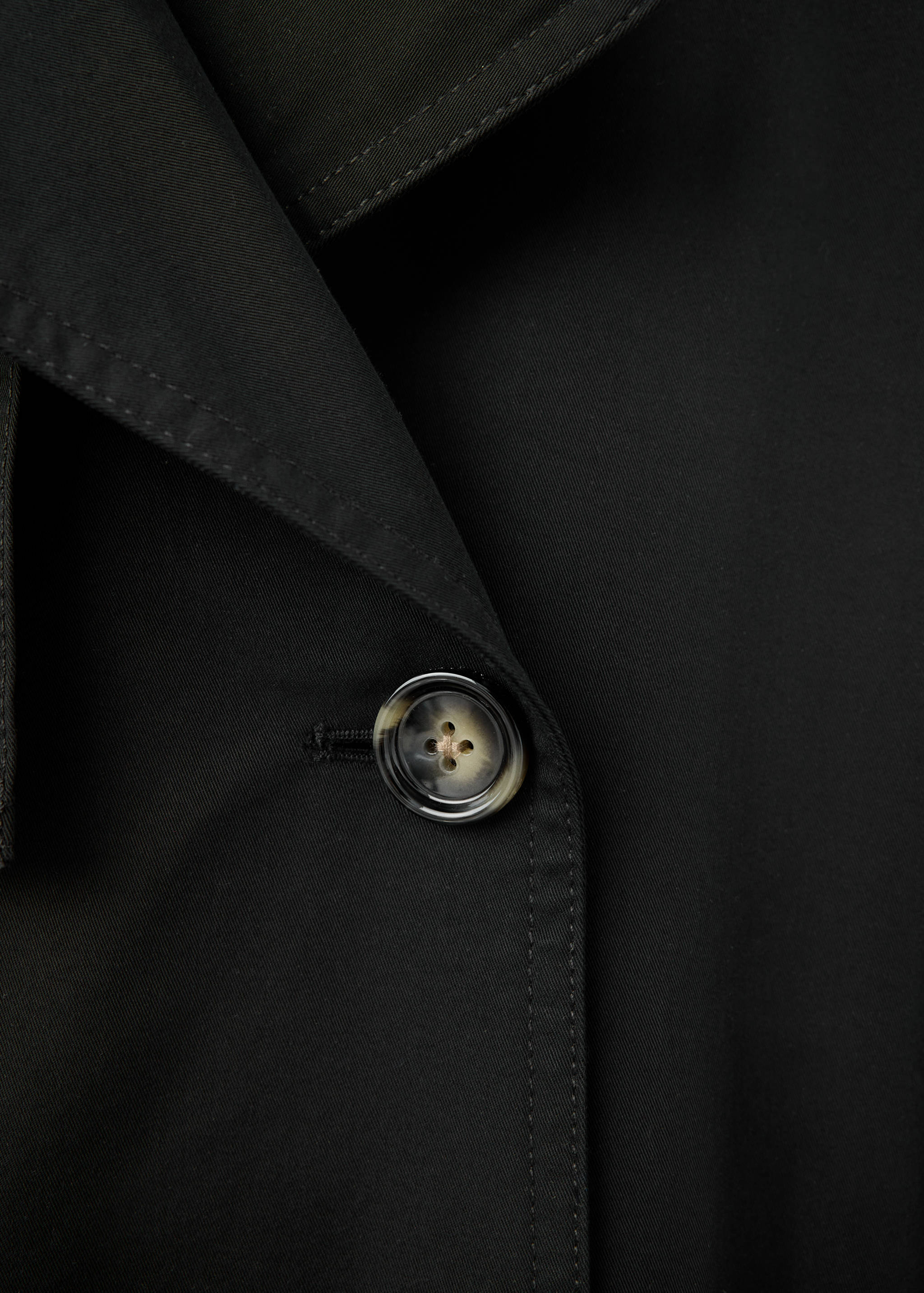 Long double-breasted trench coat - Details of the article 8