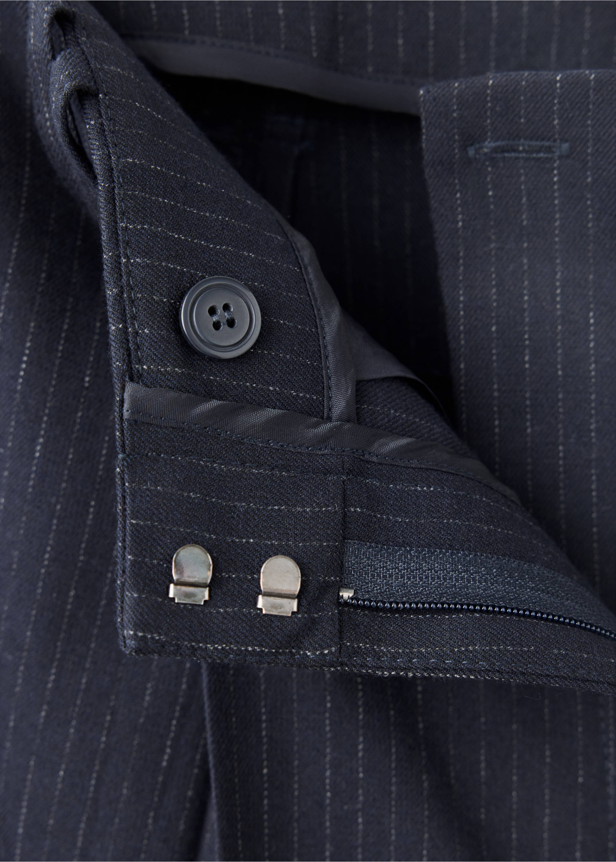 High-waisted balloon trousers - Details of the article 8, Dark Navy. Ref: 37094791-00.